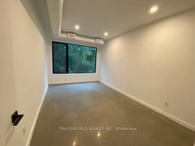 Photo 6 of Unit 5, 862 Pape Avenue, Toronto, Broadview North — HOMEH