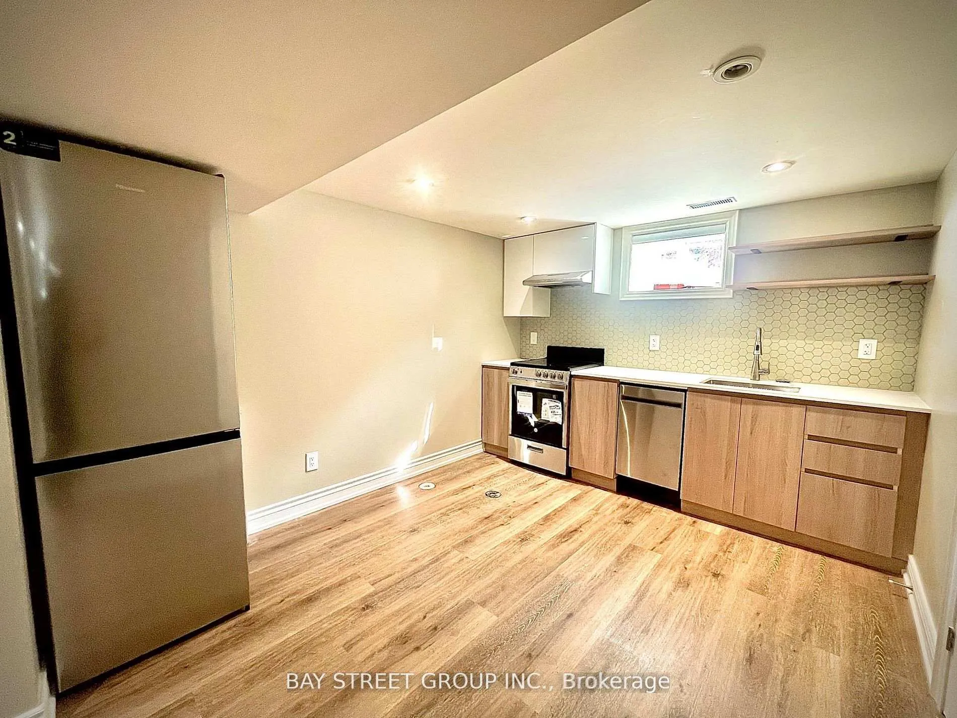 Photo 4 of Unit Lower Level, 3 Ravenwood Place, Toronto, O'Connor-Parkview — HOMEH