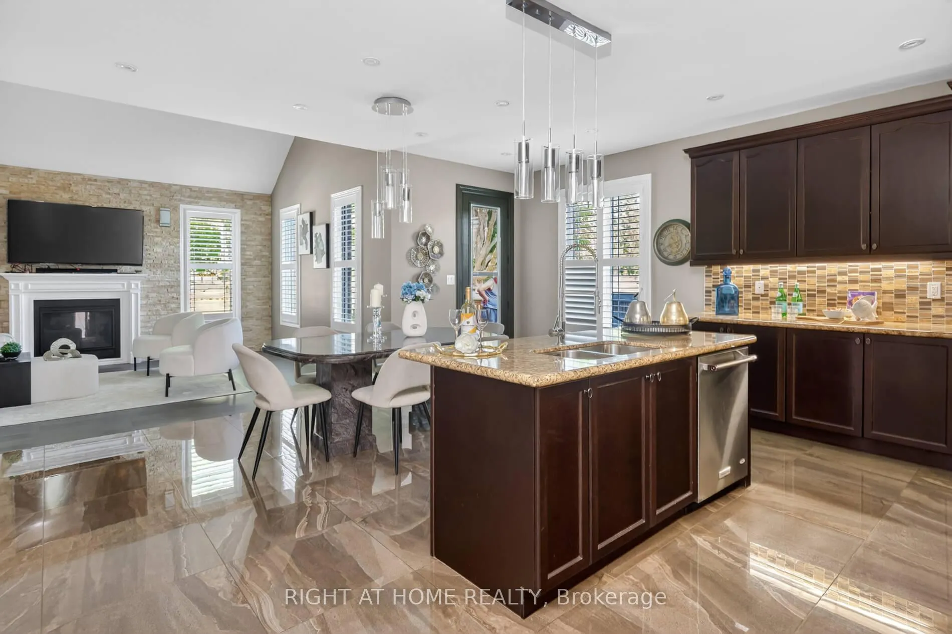 Photo 12 of 80 Sharpe Crescent, New Tecumseth, Tottenham — HOMEH