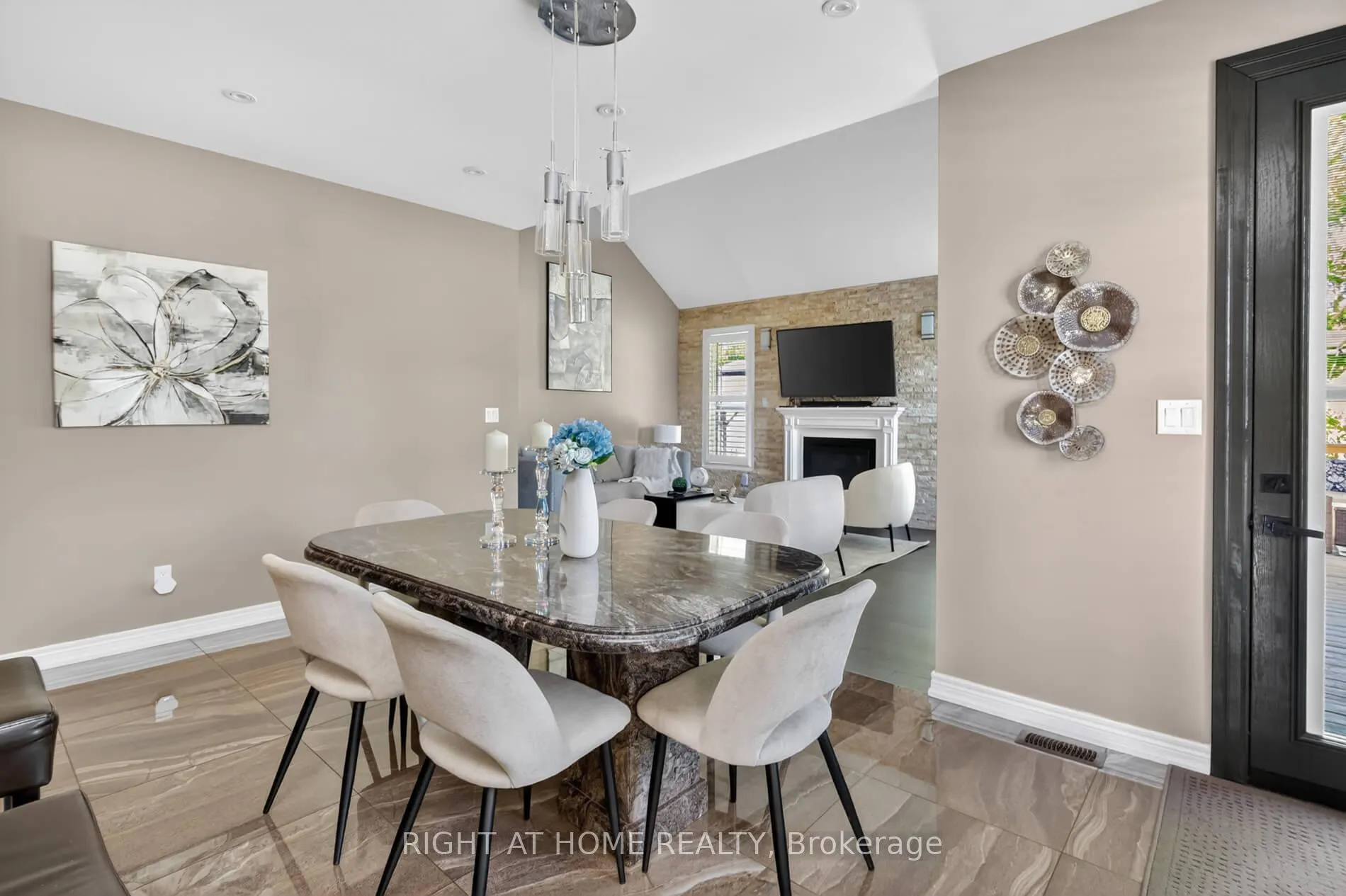 Photo 15 of 80 Sharpe Crescent, New Tecumseth, Tottenham — HOMEH