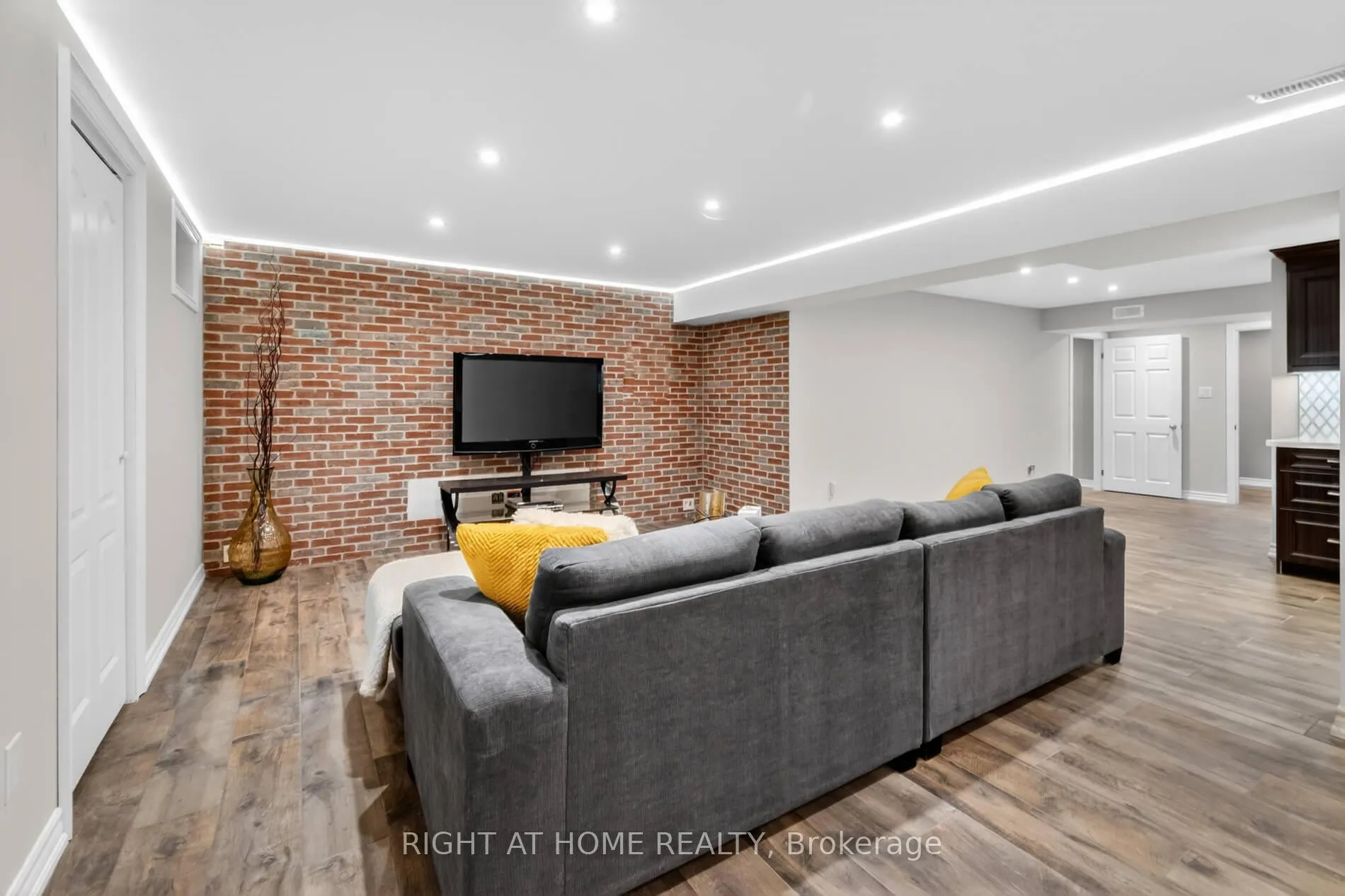 Photo 34 of 80 Sharpe Crescent, New Tecumseth, Tottenham — HOMEH