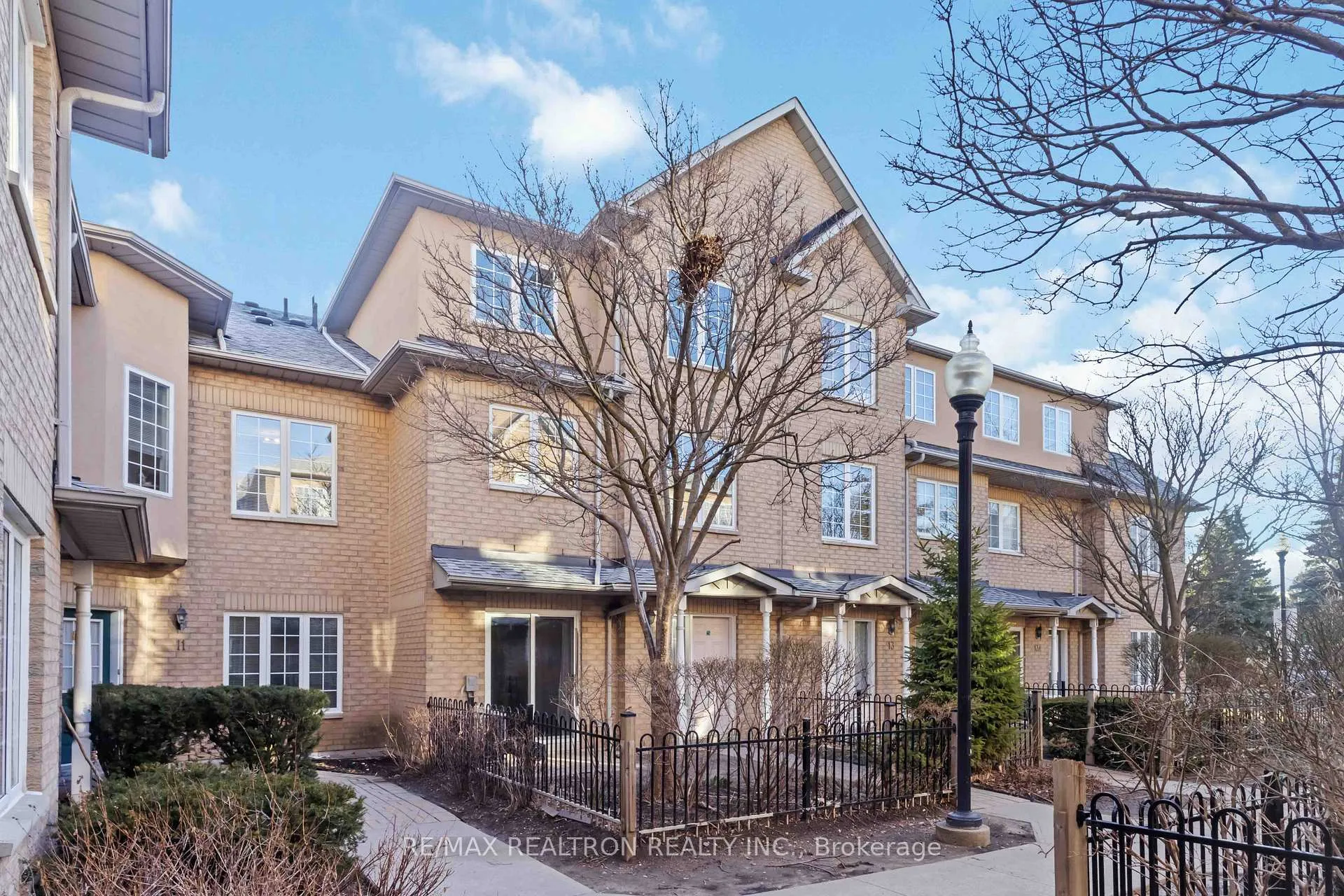 Photo 1 of Unit 12, 14 St. Moritz Way, Markham, Unionville — HOMEH