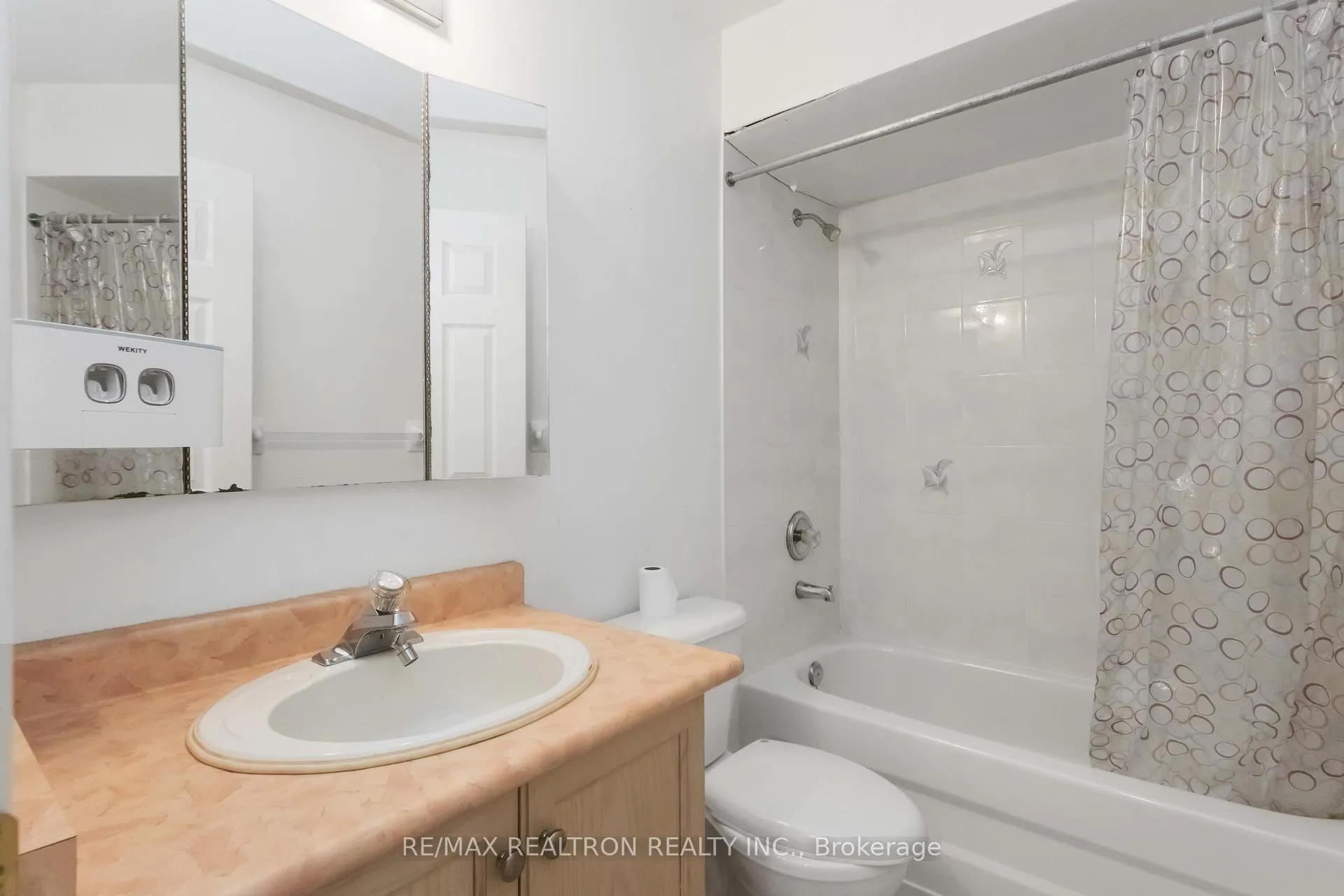Photo 18 of Unit 12, 14 St. Moritz Way, Markham, Unionville — HOMEH