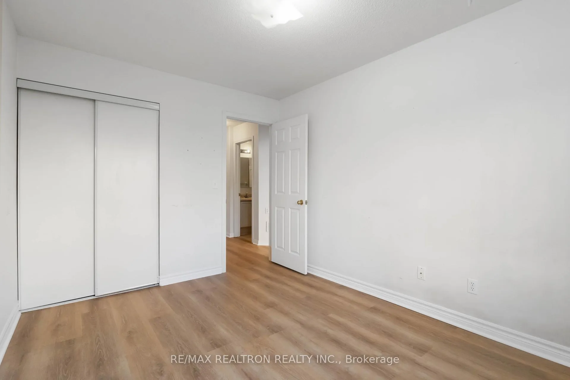 Photo 22 of Unit 12, 14 St. Moritz Way, Markham, Unionville — HOMEH