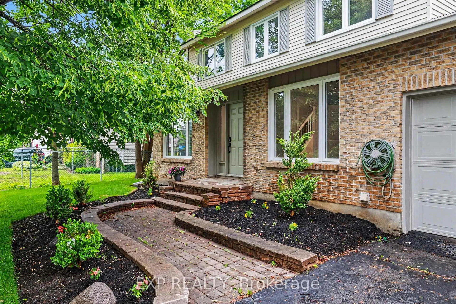 Photo 2 of 241 Anglehart Avenue, Ottawa, Queenswood Heights South — HOMEH
