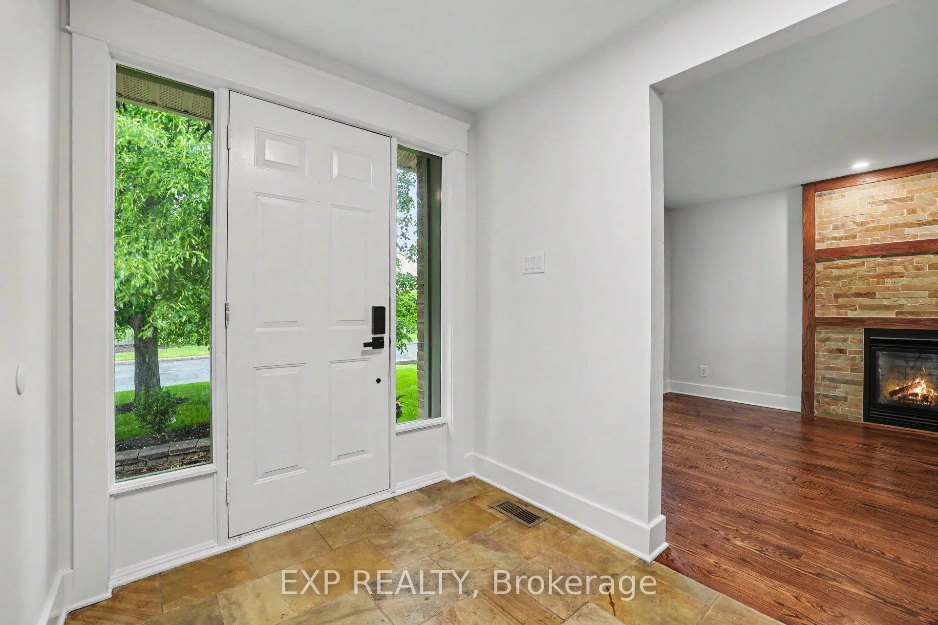 Photo 4 of 241 Anglehart Avenue, Ottawa, Queenswood Heights South — HOMEH