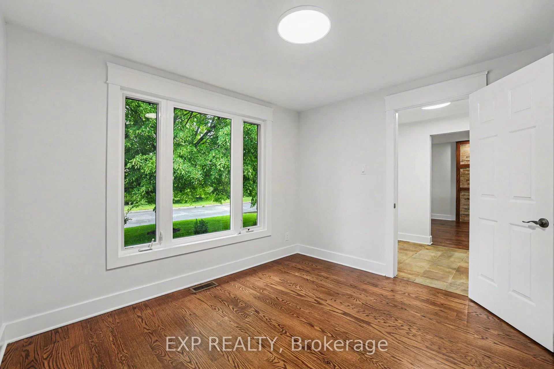 Photo 6 of 241 Anglehart Avenue, Ottawa, Queenswood Heights South — HOMEH