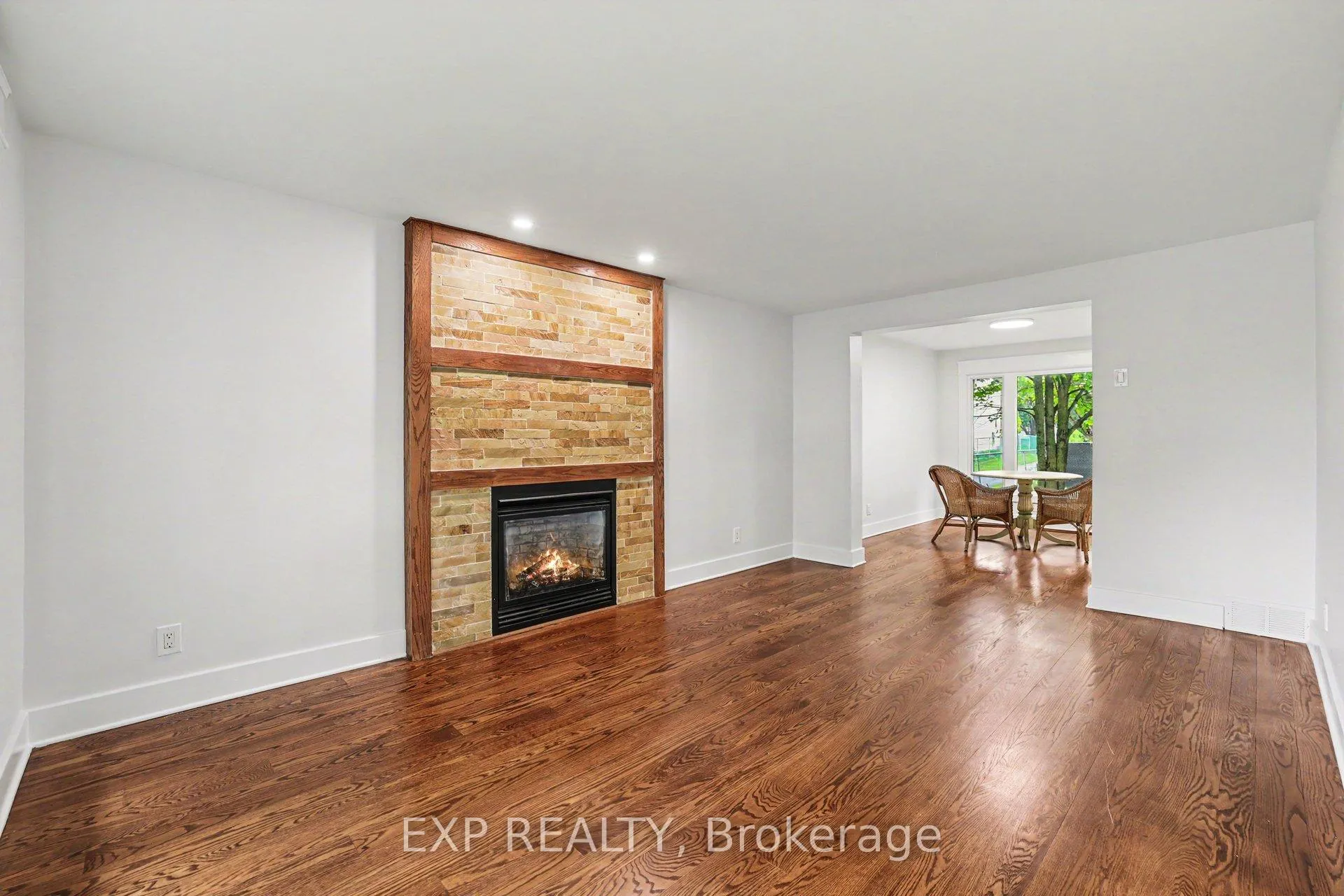 Photo 9 of 241 Anglehart Avenue, Ottawa, Queenswood Heights South — HOMEH