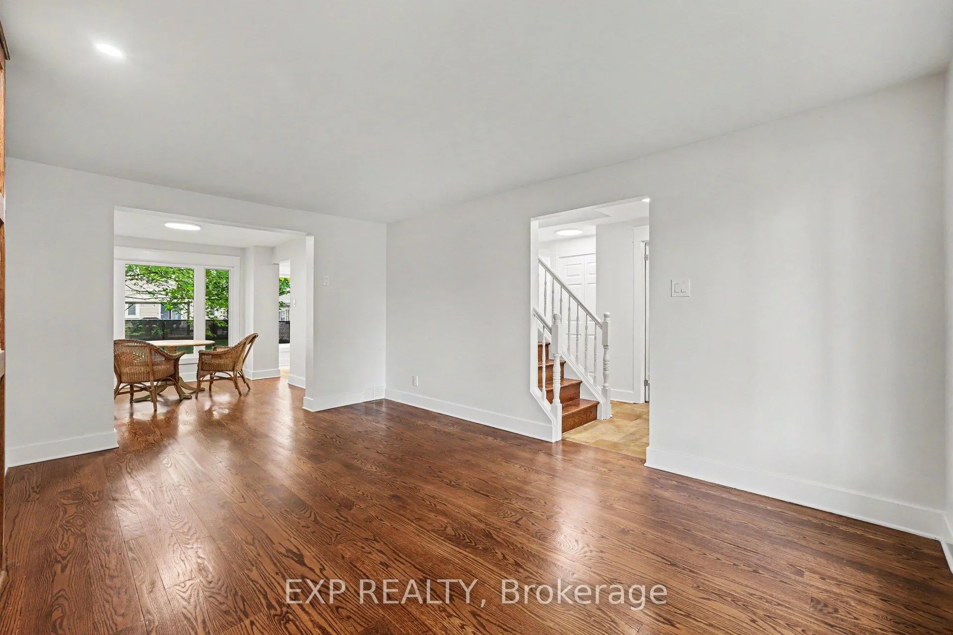 Photo 10 of 241 Anglehart Avenue, Ottawa, Queenswood Heights South — HOMEH