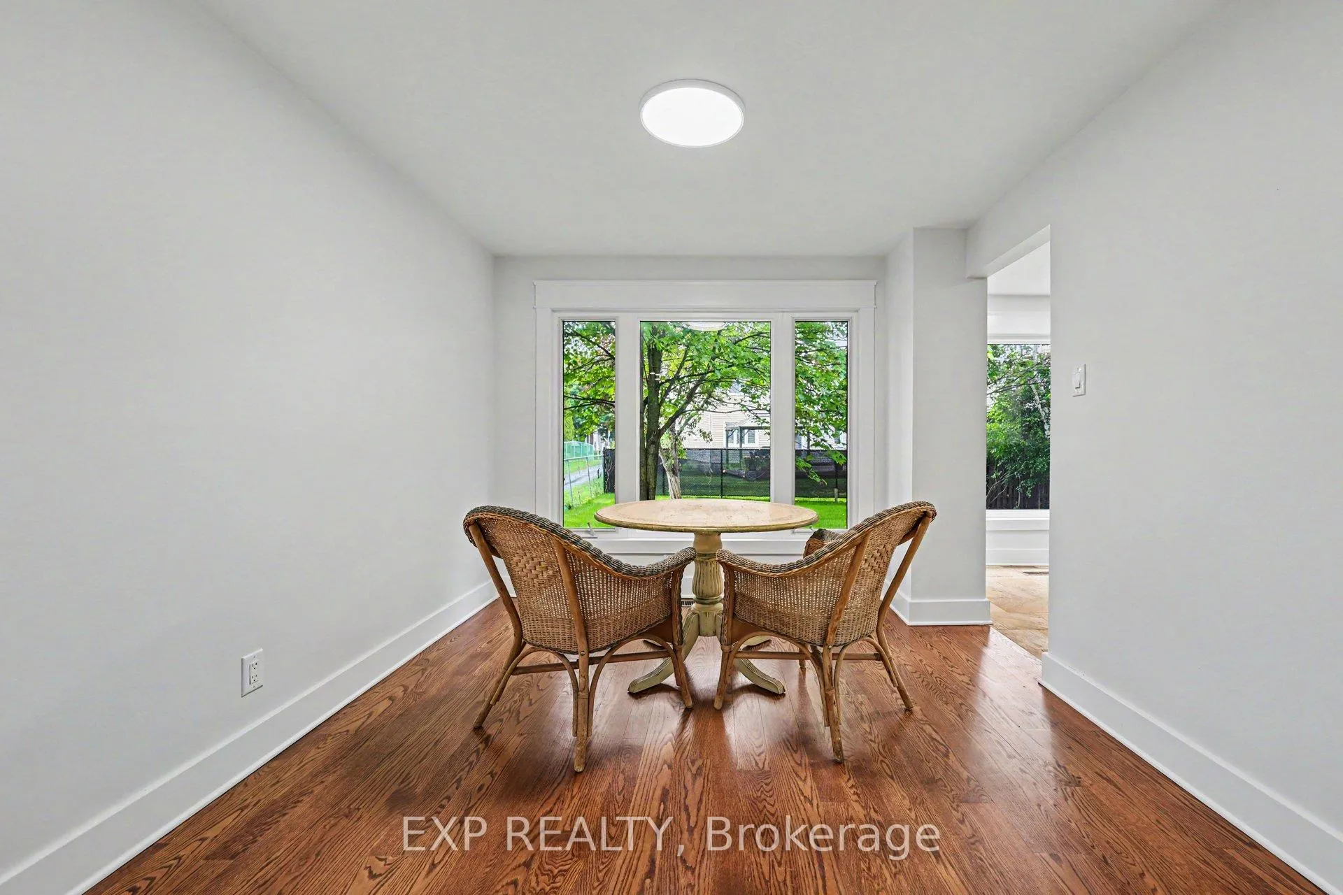 Photo 11 of 241 Anglehart Avenue, Ottawa, Queenswood Heights South — HOMEH