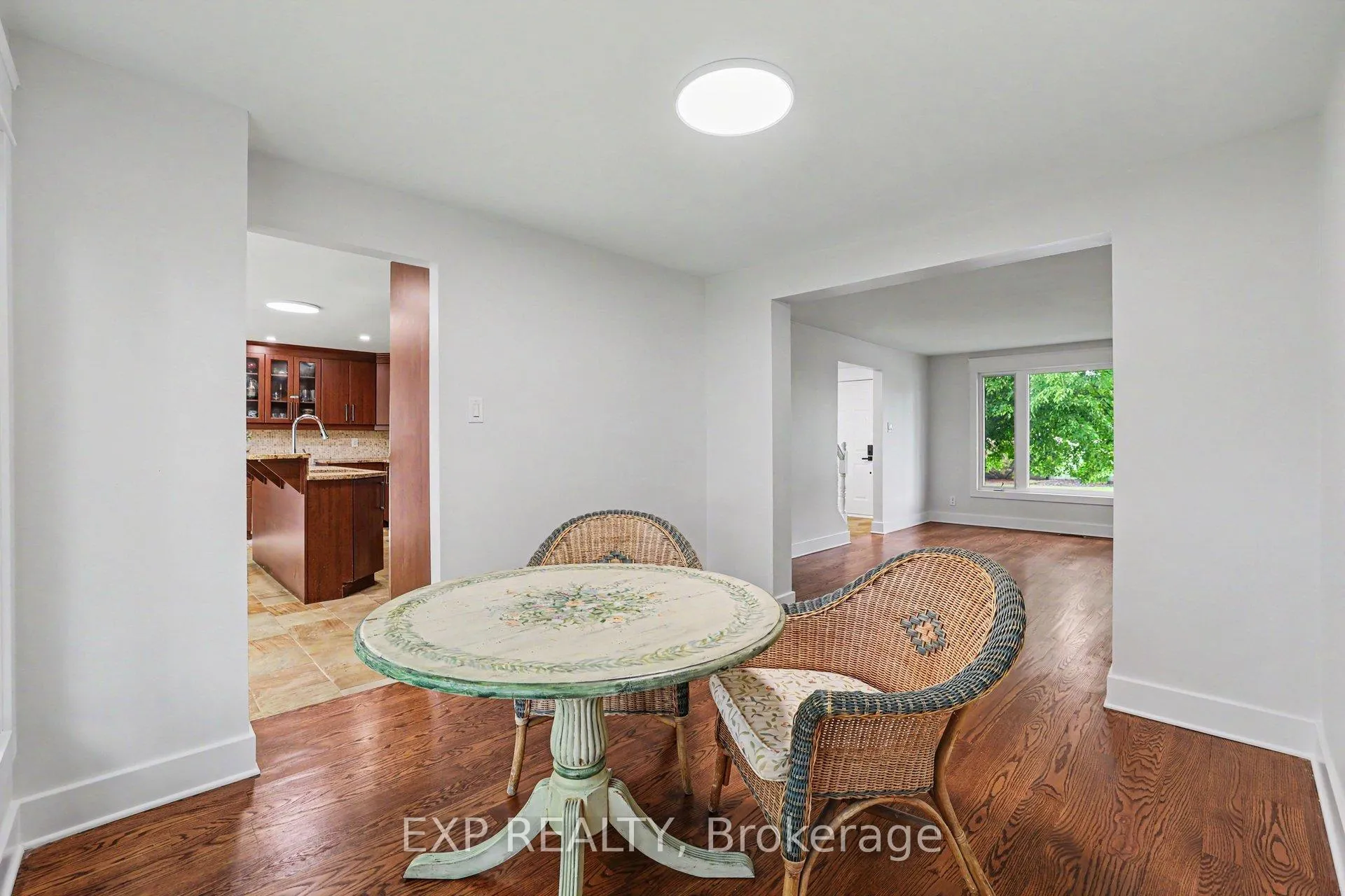 Photo 12 of 241 Anglehart Avenue, Ottawa, Queenswood Heights South — HOMEH
