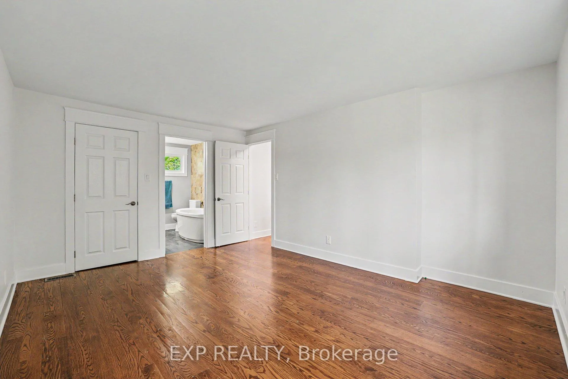 Photo 25 of 241 Anglehart Avenue, Ottawa, Queenswood Heights South — HOMEH