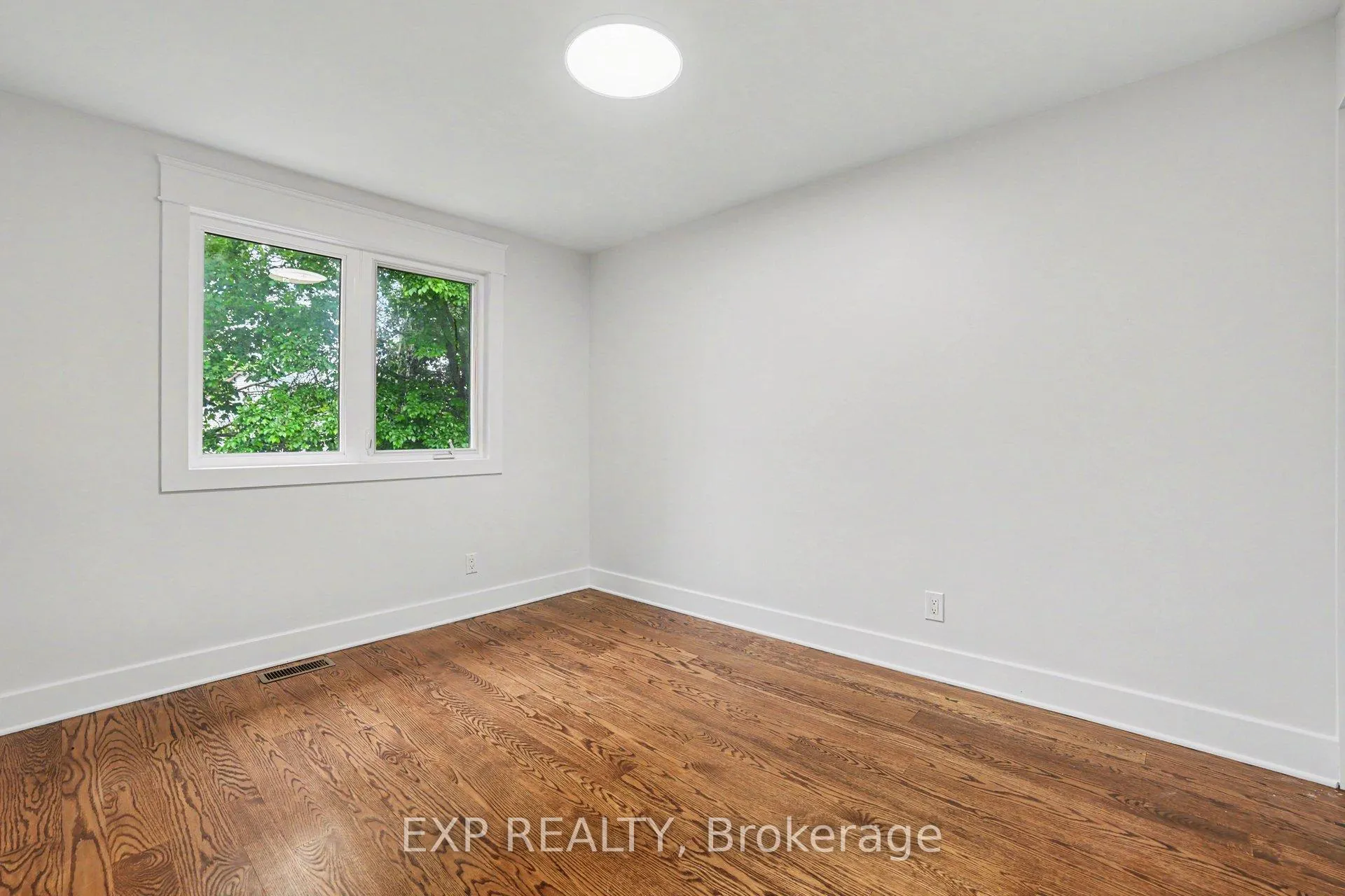 Photo 29 of 241 Anglehart Avenue, Ottawa, Queenswood Heights South — HOMEH