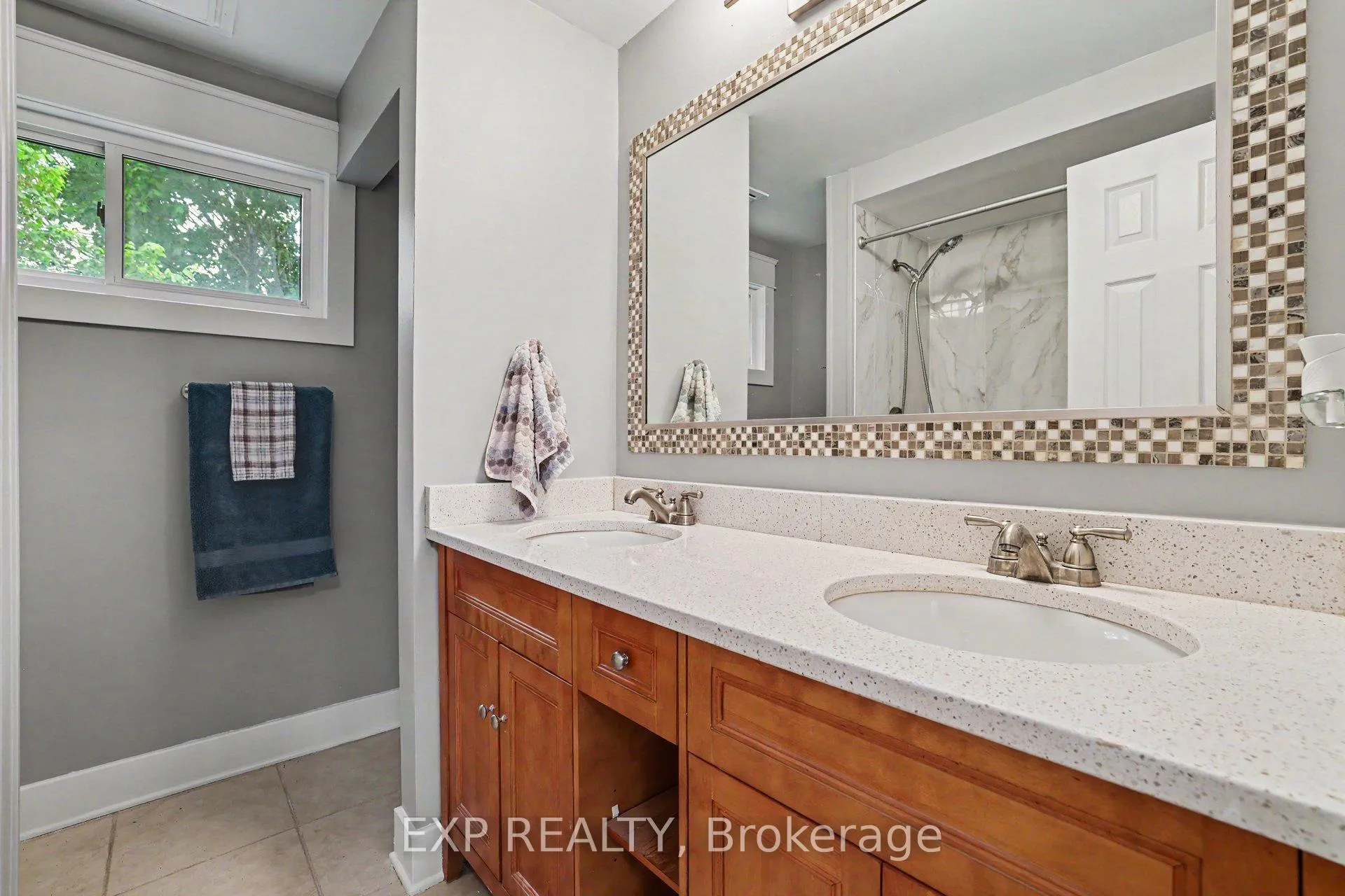 Photo 31 of 241 Anglehart Avenue, Ottawa, Queenswood Heights South — HOMEH