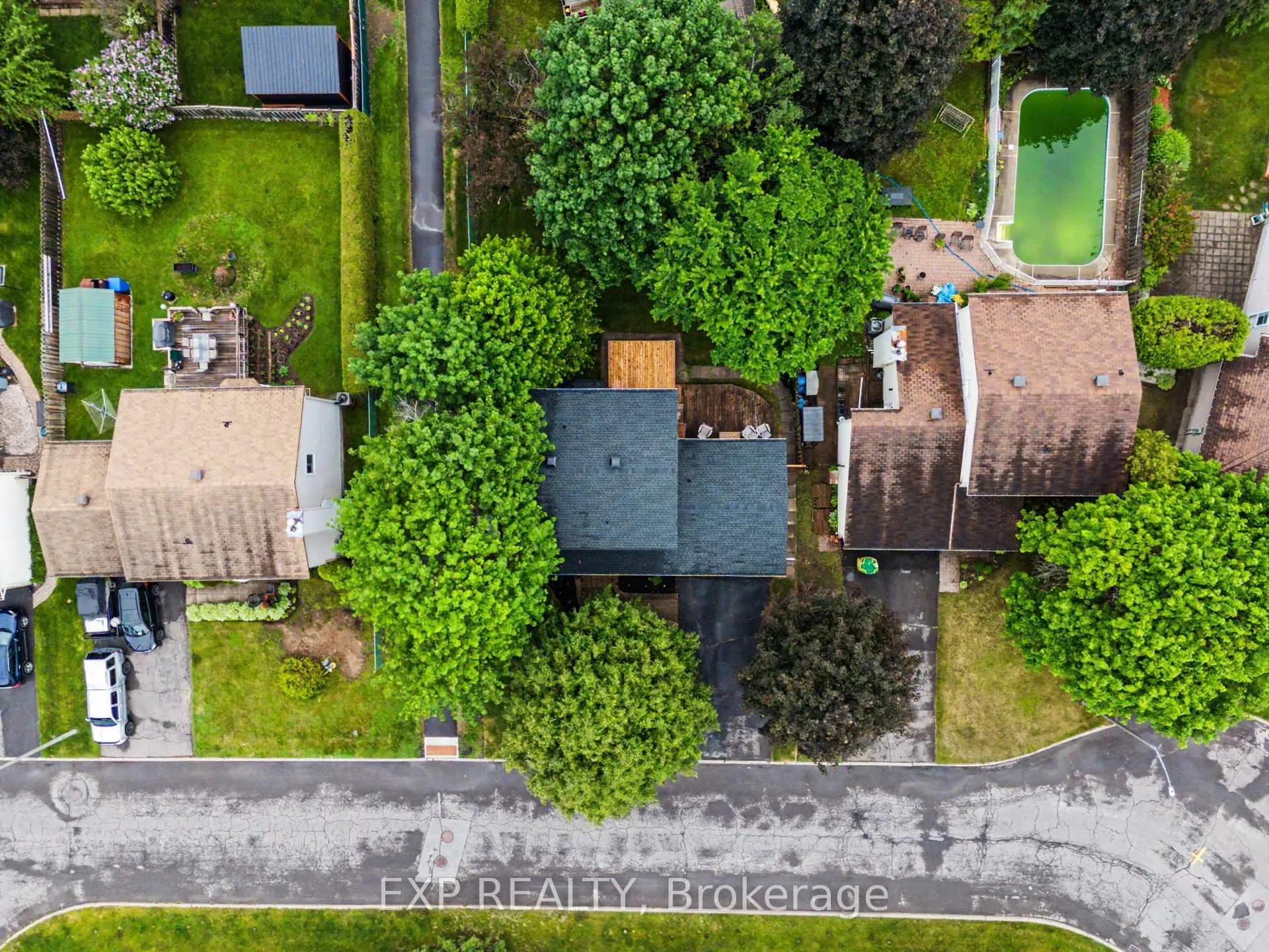 Photo 39 of 241 Anglehart Avenue, Ottawa, Queenswood Heights South — HOMEH