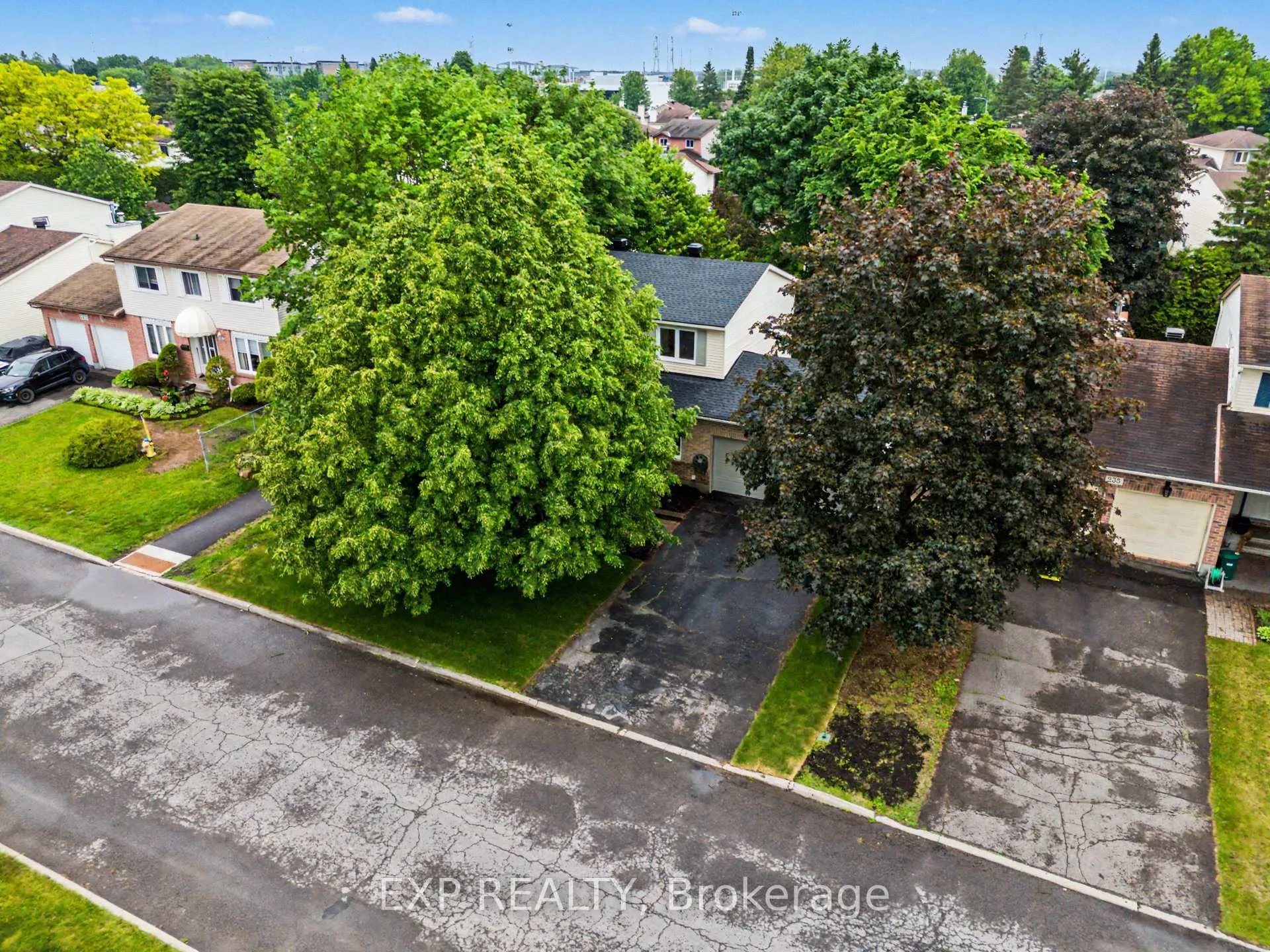 Photo 42 of 241 Anglehart Avenue, Ottawa, Queenswood Heights South — HOMEH