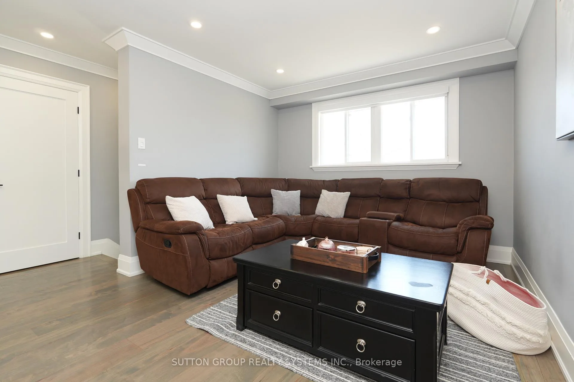 Photo 11 of 70 Courtleigh Square, Brampton, Heart Lake East — HOMEH