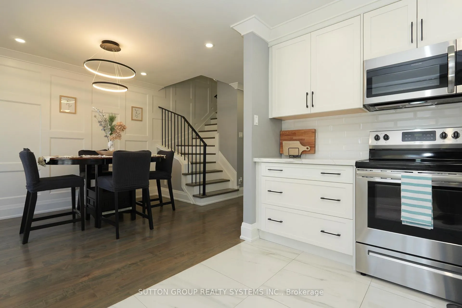 Photo 16 of 70 Courtleigh Square, Brampton, Heart Lake East — HOMEH
