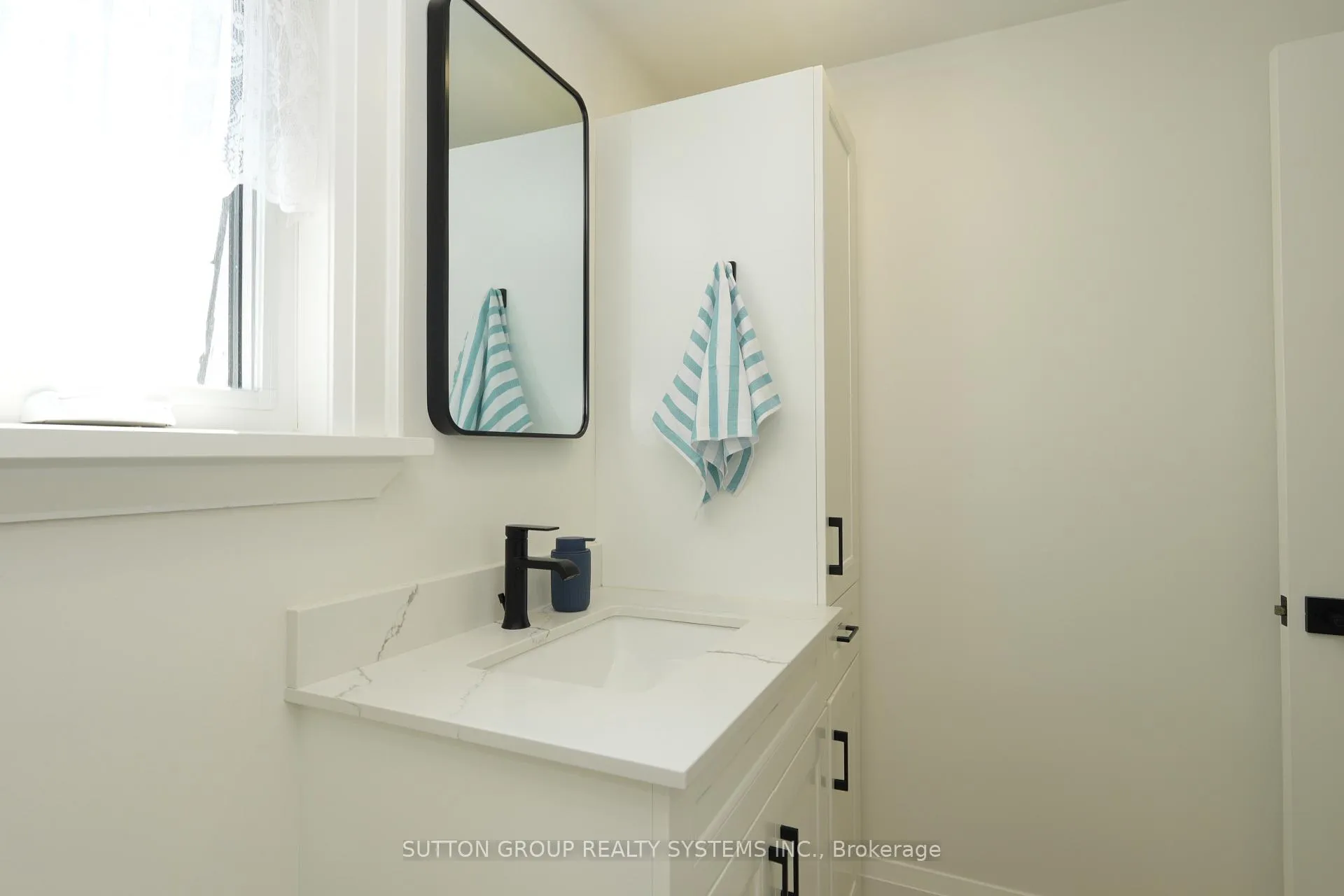Photo 24 of 70 Courtleigh Square, Brampton, Heart Lake East — HOMEH