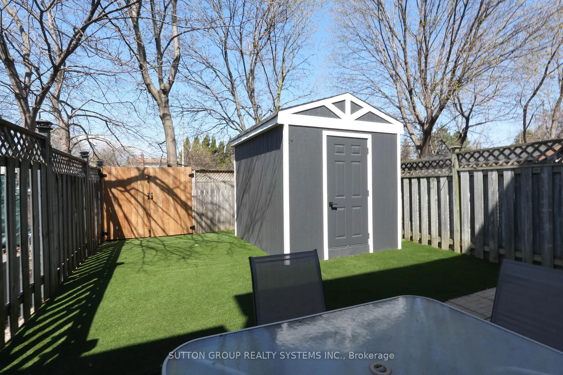 Photo 40 of 70 Courtleigh Square, Brampton, Heart Lake East — HOMEH