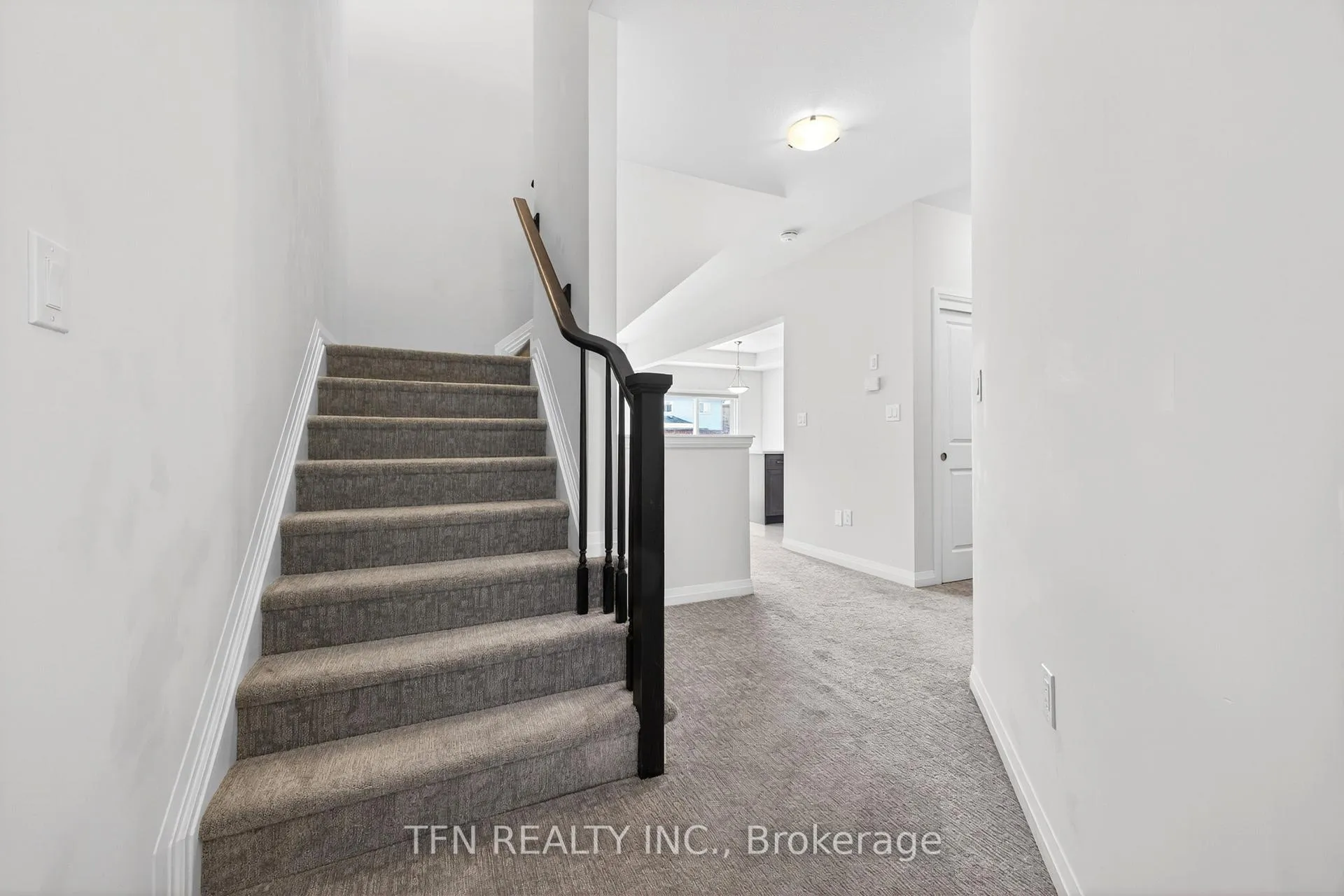 Photo 12 of 245 Bur Oak Drive, Thorold, Confederation Heights — HOMEH
