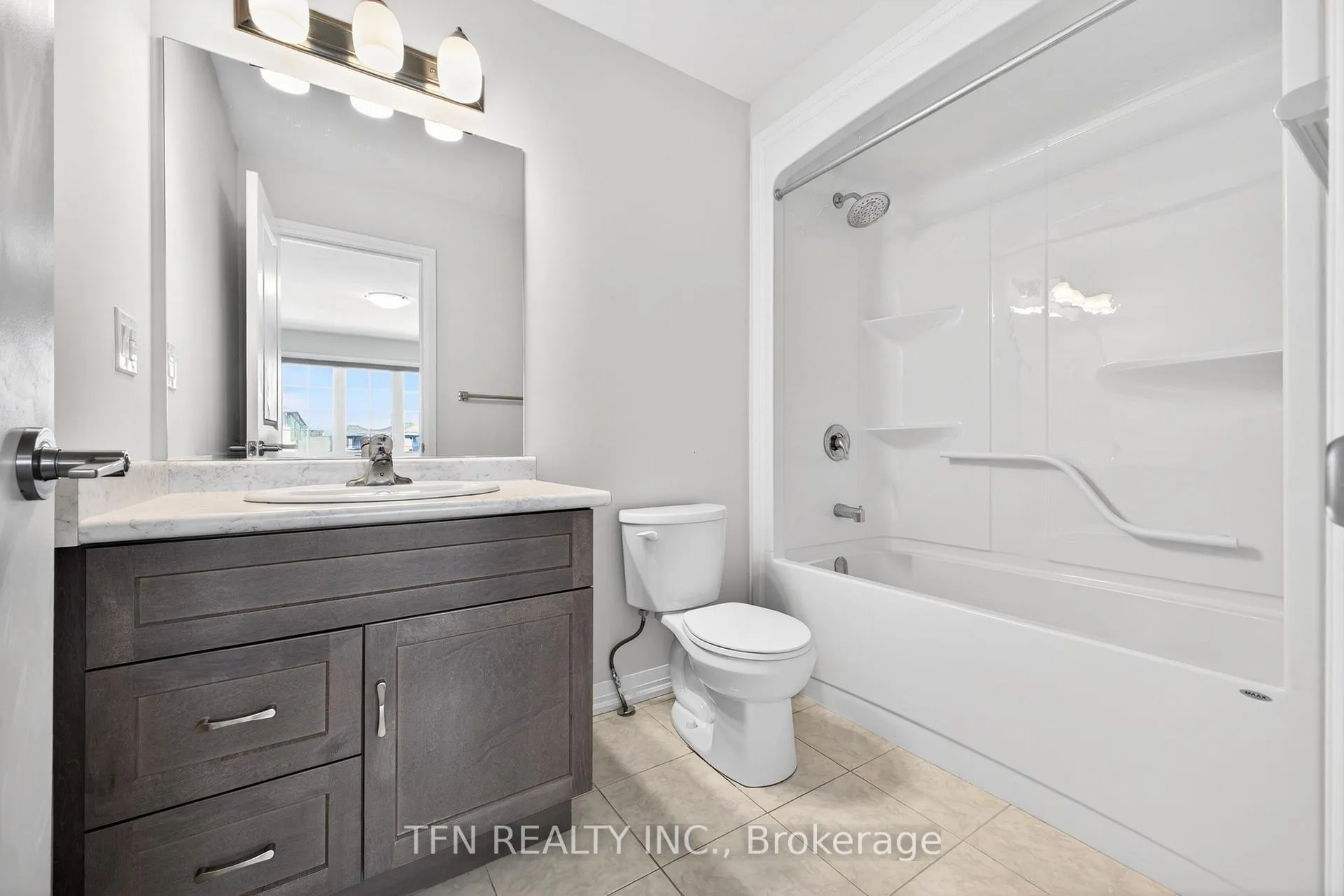 Photo 31 of 245 Bur Oak Drive, Thorold, Confederation Heights — HOMEH