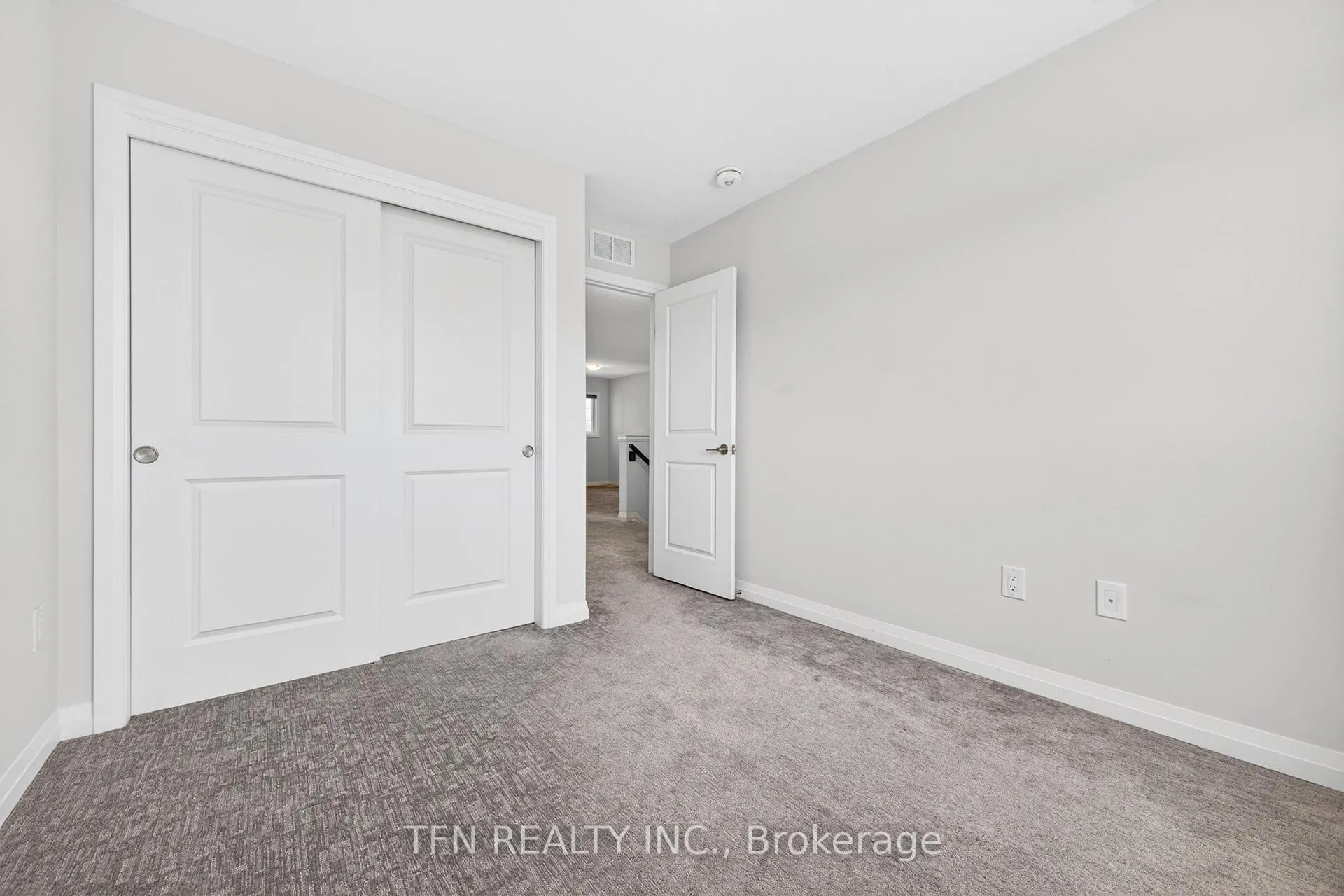 Photo 37 of 245 Bur Oak Drive, Thorold, Confederation Heights — HOMEH