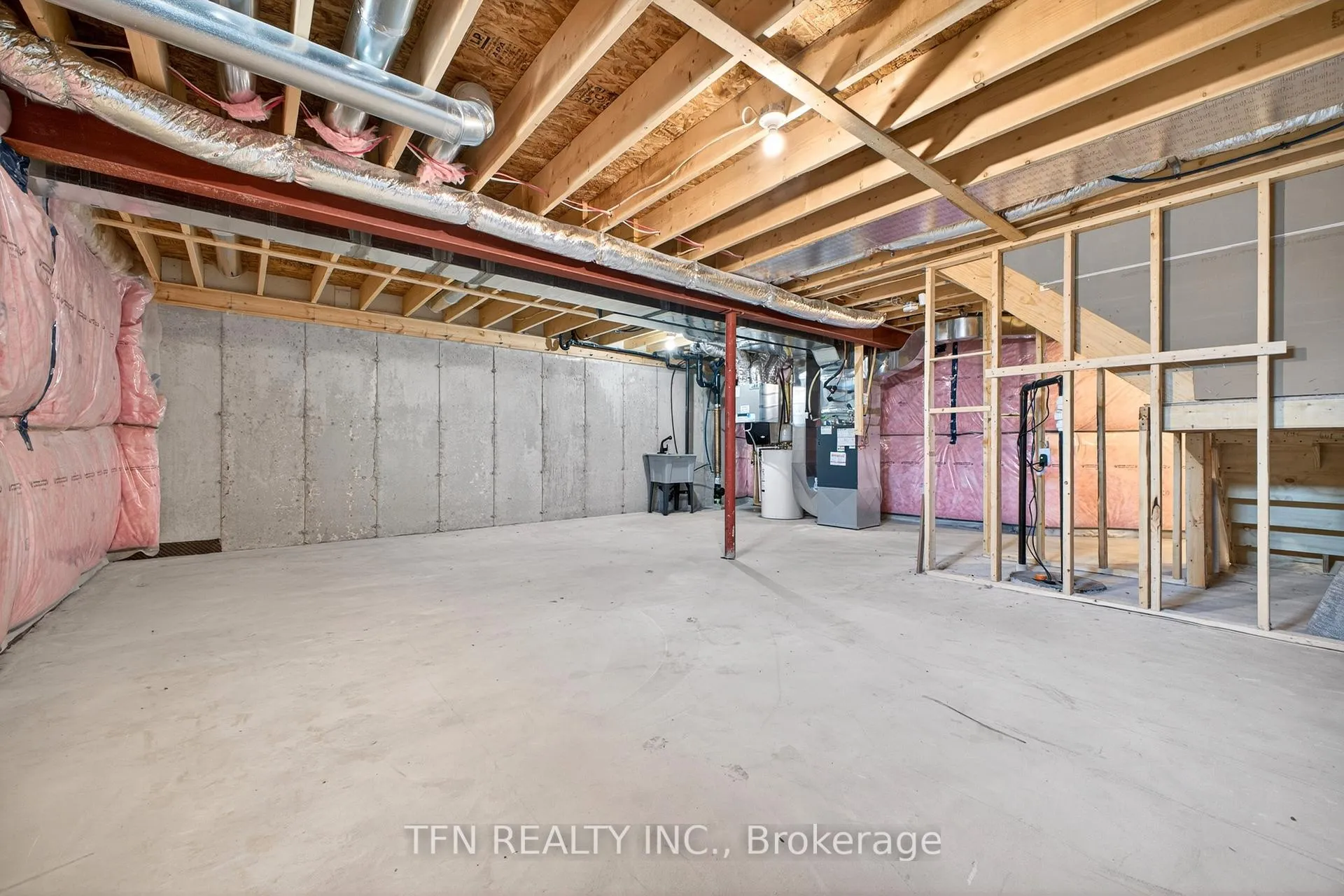 Photo 43 of 245 Bur Oak Drive, Thorold, Confederation Heights — HOMEH