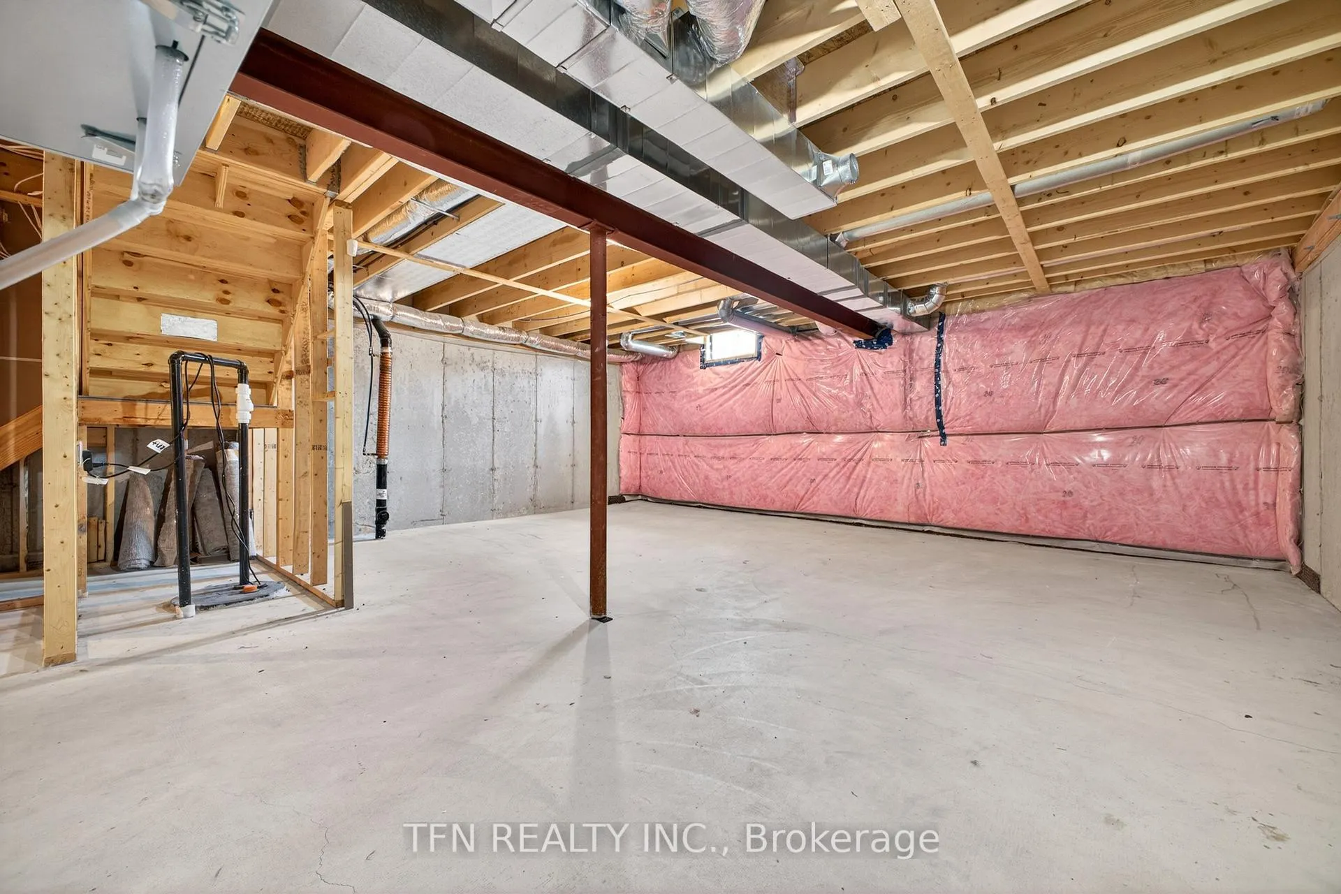 Photo 45 of 245 Bur Oak Drive, Thorold, Confederation Heights — HOMEH