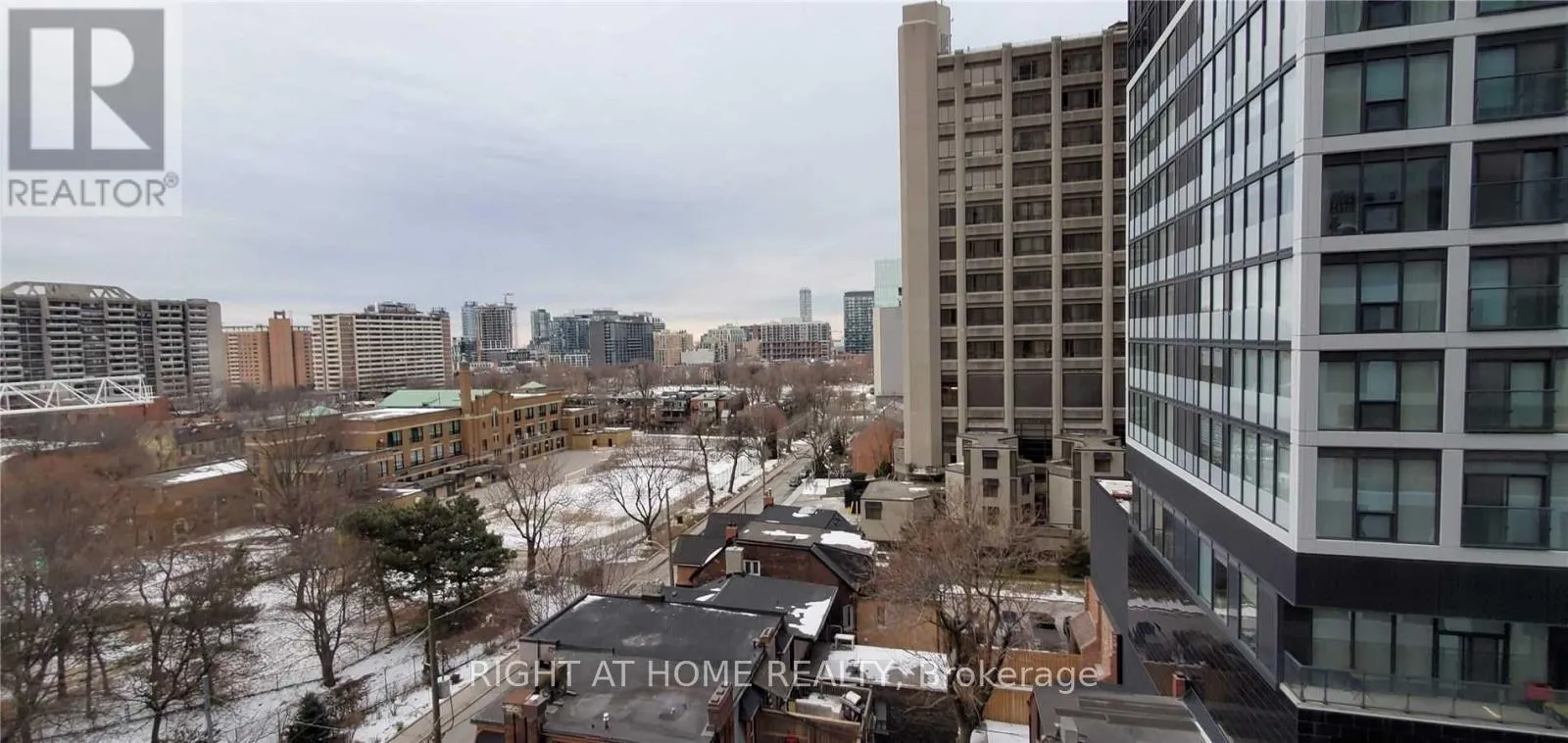 Photo 7 of Unit 818, 251 Jarvis Street, Toronto, Moss Park — HOMEH