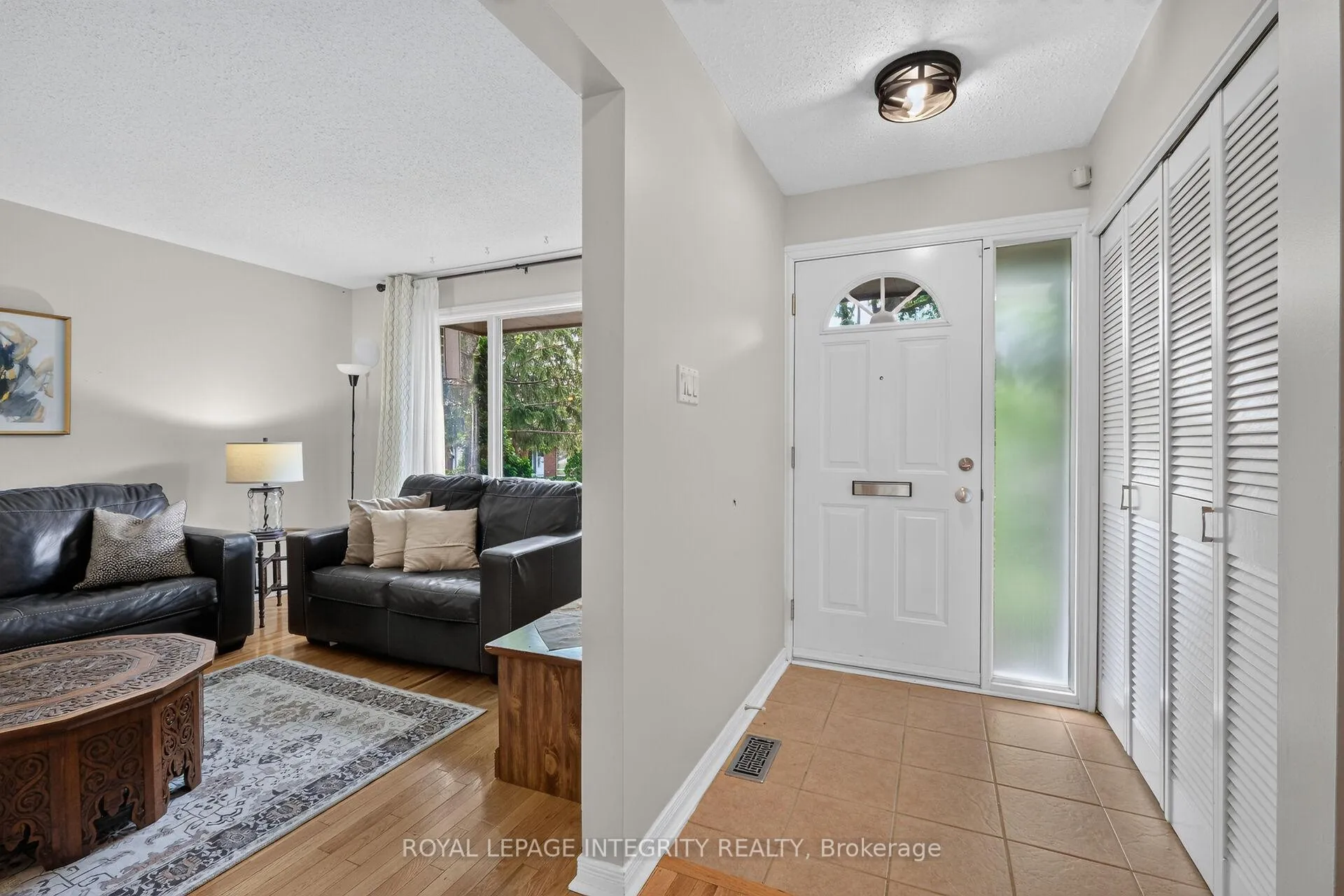 Photo 4 of 2111 Montreal Road, Ottawa, Beaconwood — HOMEH