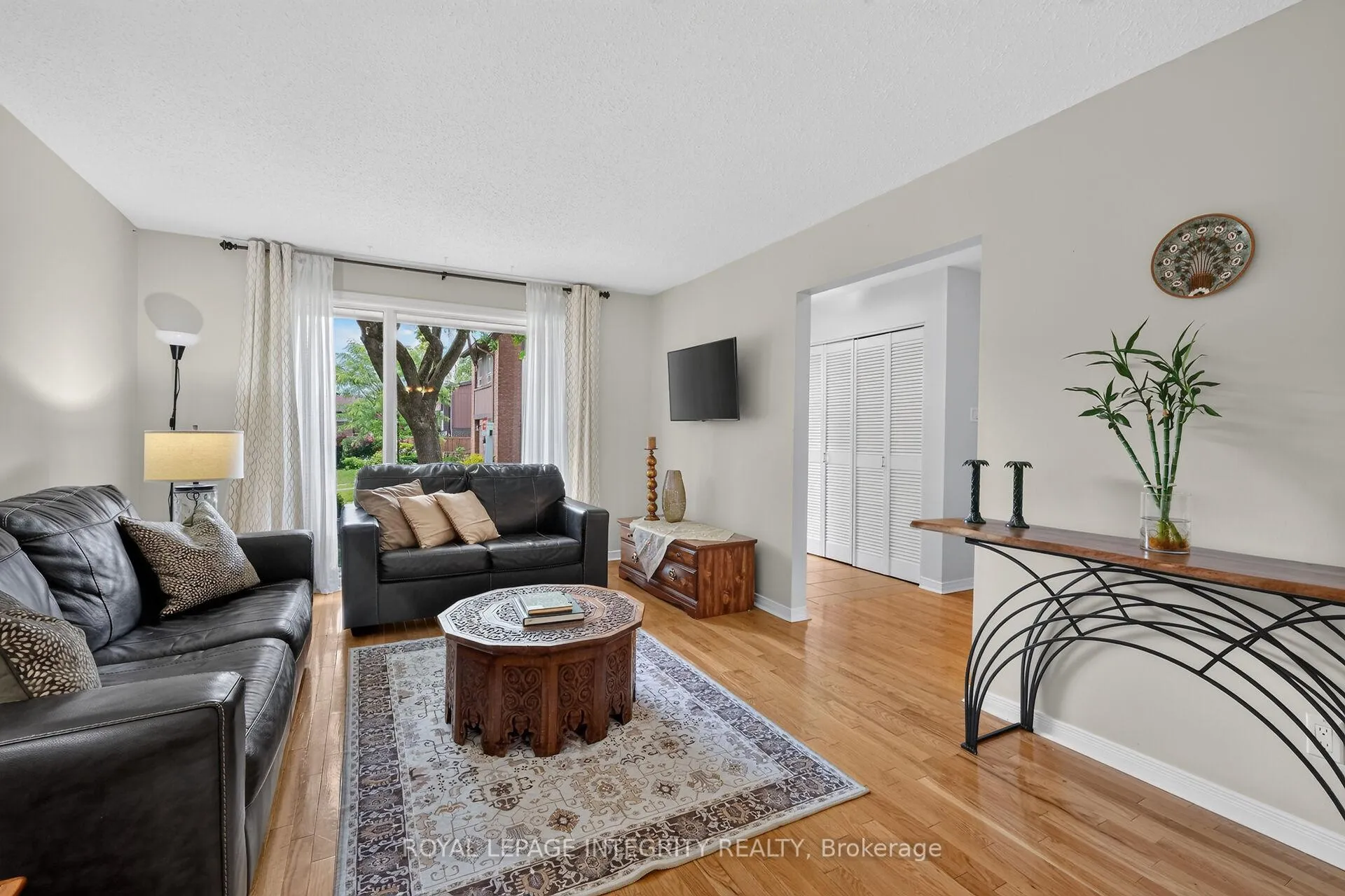 Photo 6 of 2111 Montreal Road, Ottawa, Beaconwood — HOMEH