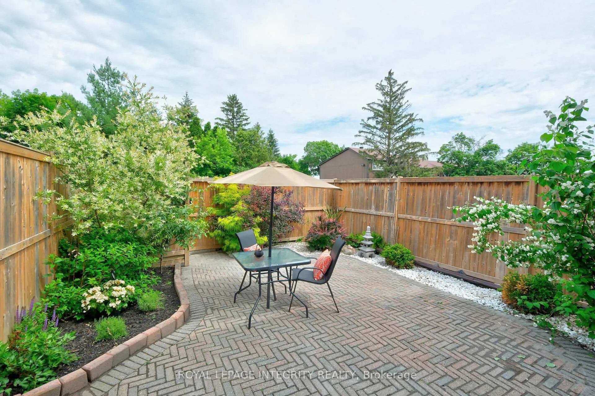 Photo 29 of 2111 Montreal Road, Ottawa, Beaconwood — HOMEH