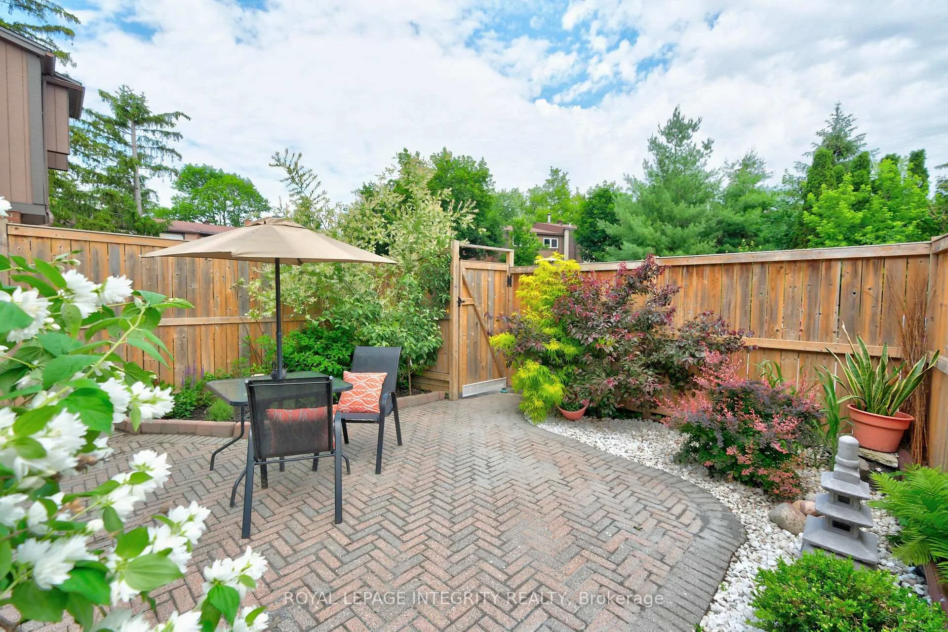 Photo 31 of 2111 Montreal Road, Ottawa, Beaconwood — HOMEH