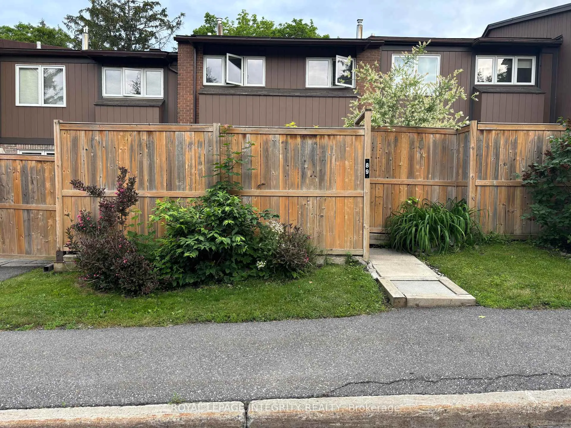 Photo 34 of 2111 Montreal Road, Ottawa, Beaconwood — HOMEH