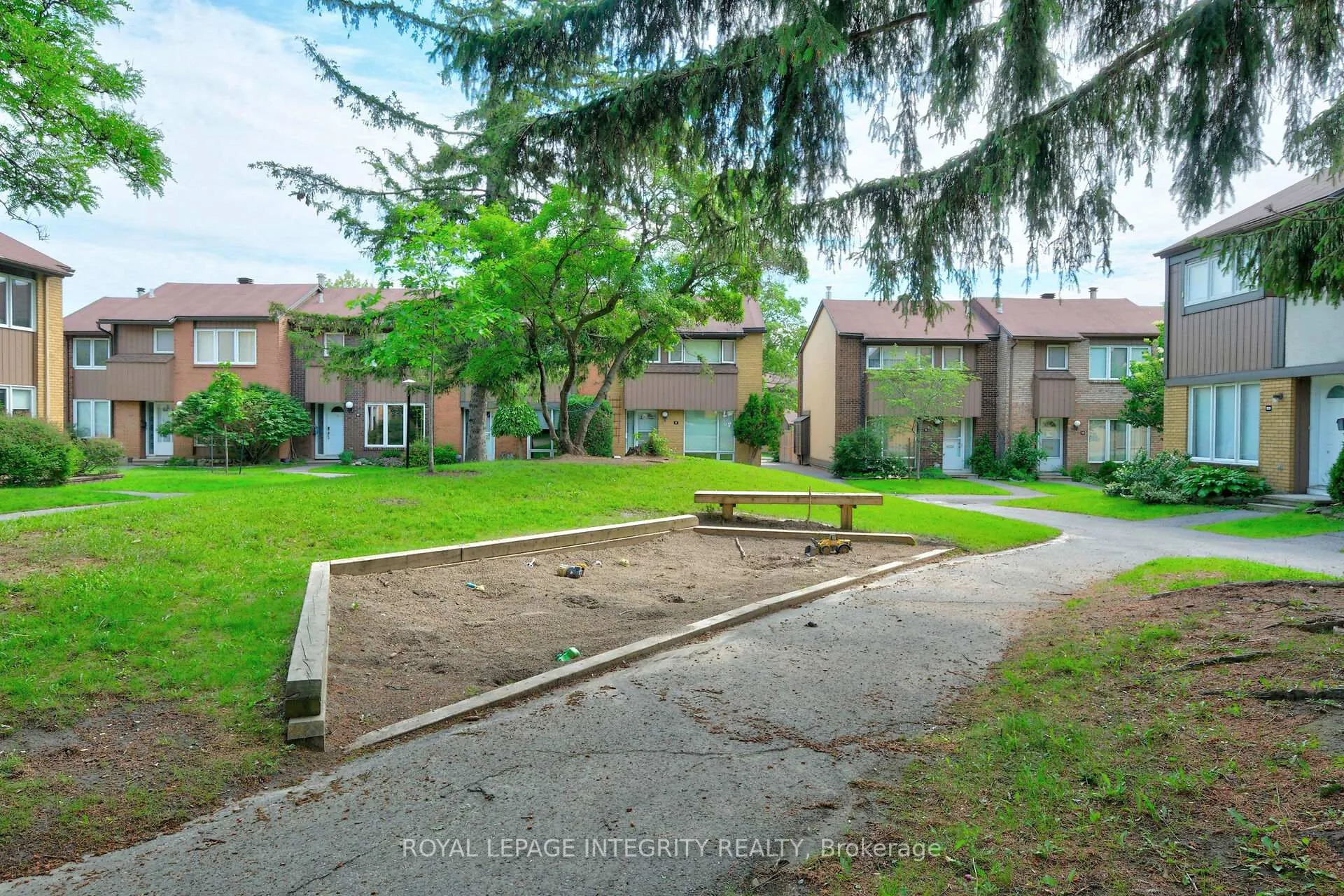 Photo 35 of 2111 Montreal Road, Ottawa, Beaconwood — HOMEH