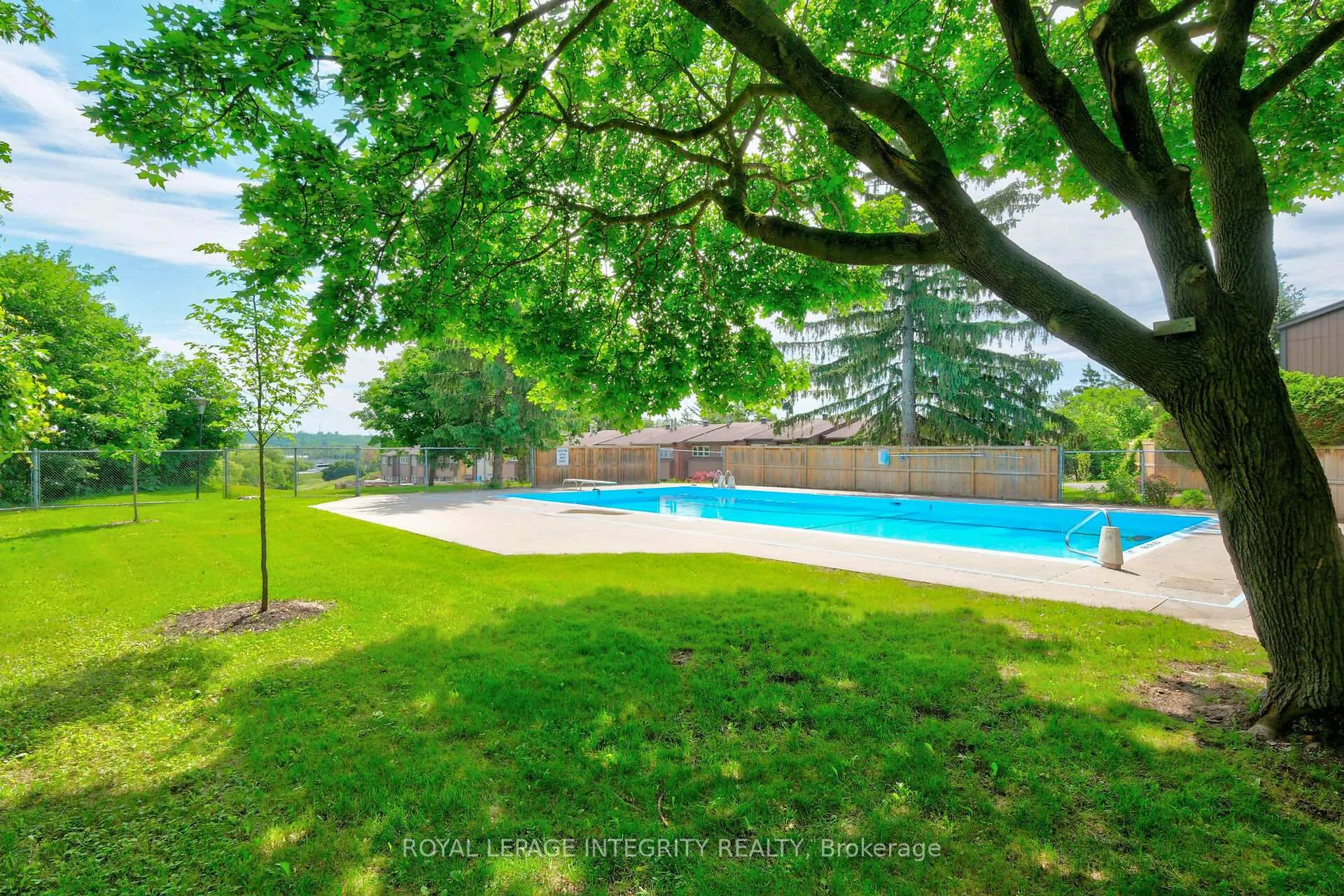 Photo 37 of 2111 Montreal Road, Ottawa, Beaconwood — HOMEH
