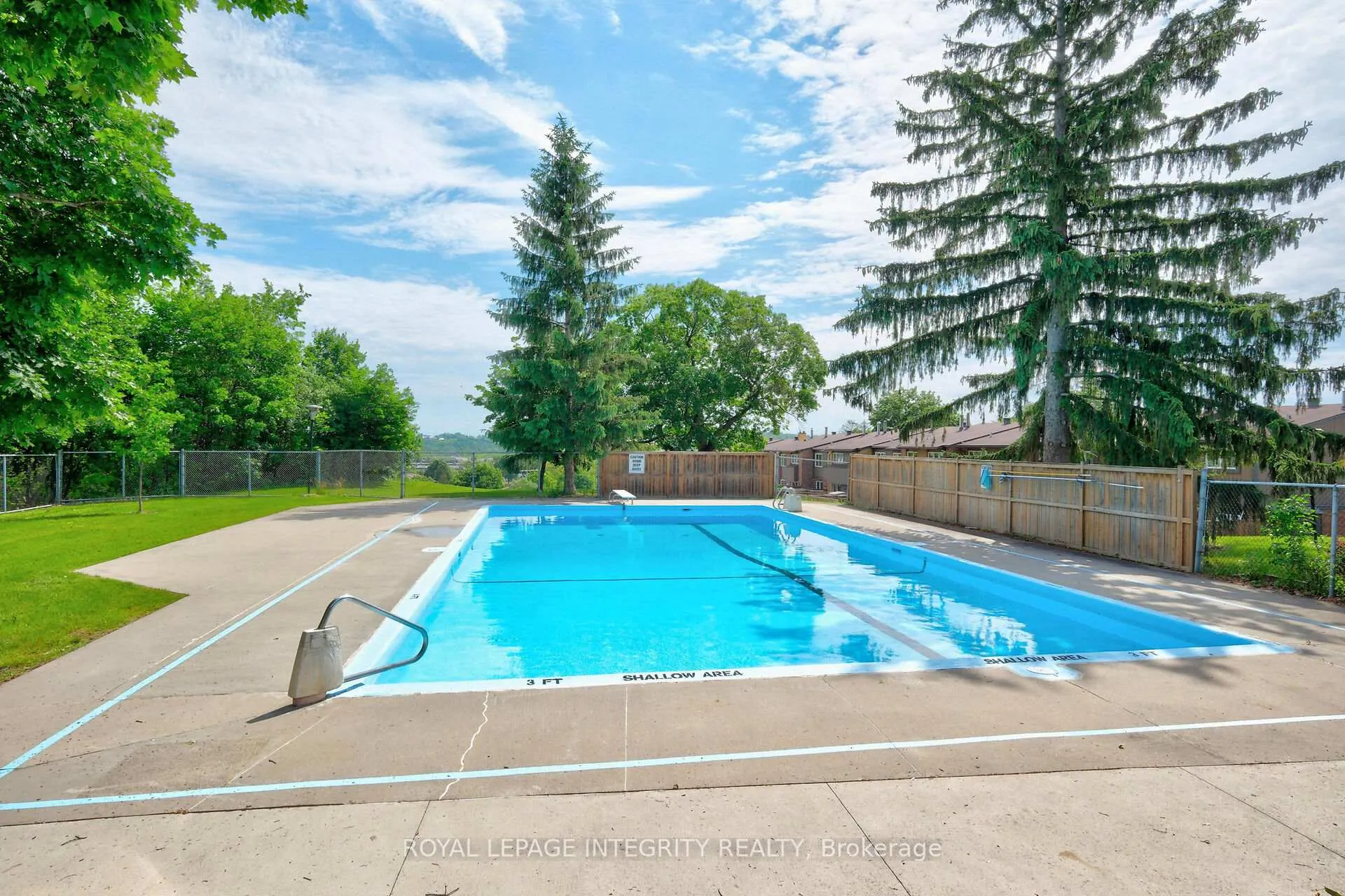 Photo 38 of 2111 Montreal Road, Ottawa, Beaconwood — HOMEH