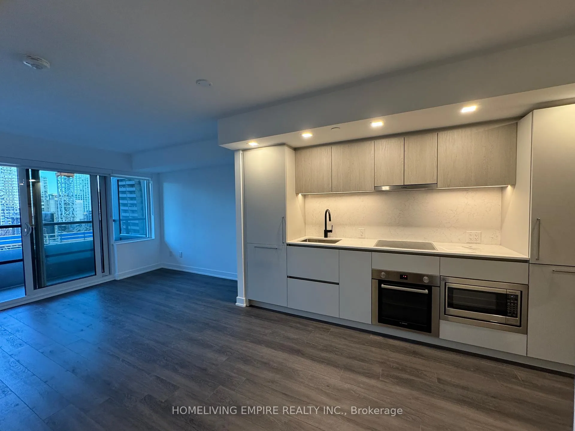 Photo 4 of Unit 1001, 609 Sherbourne Street, Toronto, North St. James Town — HOMEH