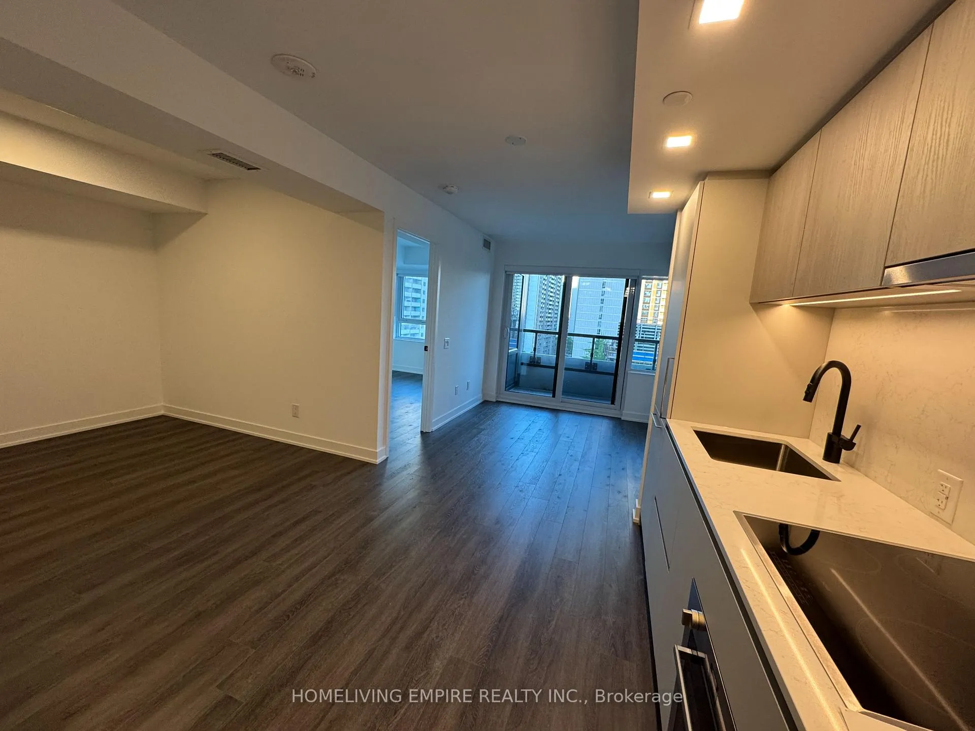 Photo 5 of Unit 1001, 609 Sherbourne Street, Toronto, North St. James Town — HOMEH