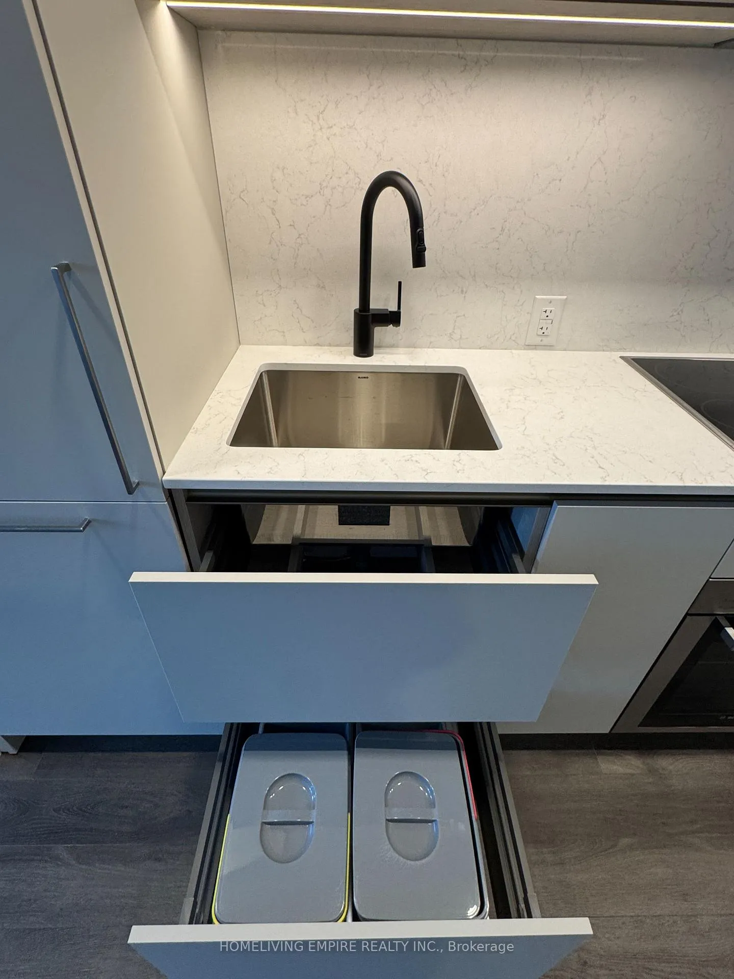 Photo 8 of Unit 1001, 609 Sherbourne Street, Toronto, North St. James Town — HOMEH