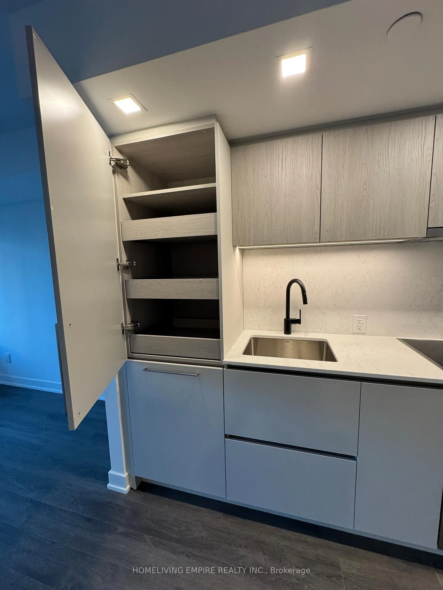 Photo 9 of Unit 1001, 609 Sherbourne Street, Toronto, North St. James Town — HOMEH