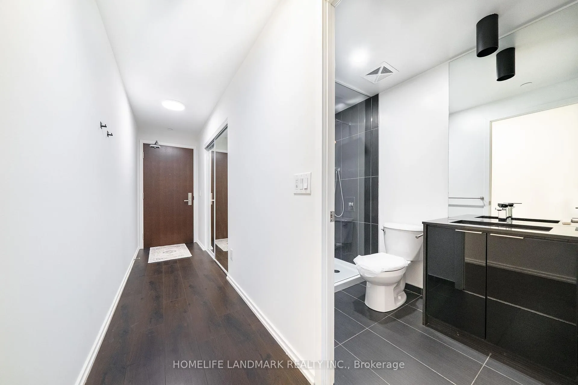 Photo 3 of Unit 1611, 70 Temperance Street, Toronto, Bay Street Corridor — HOMEH