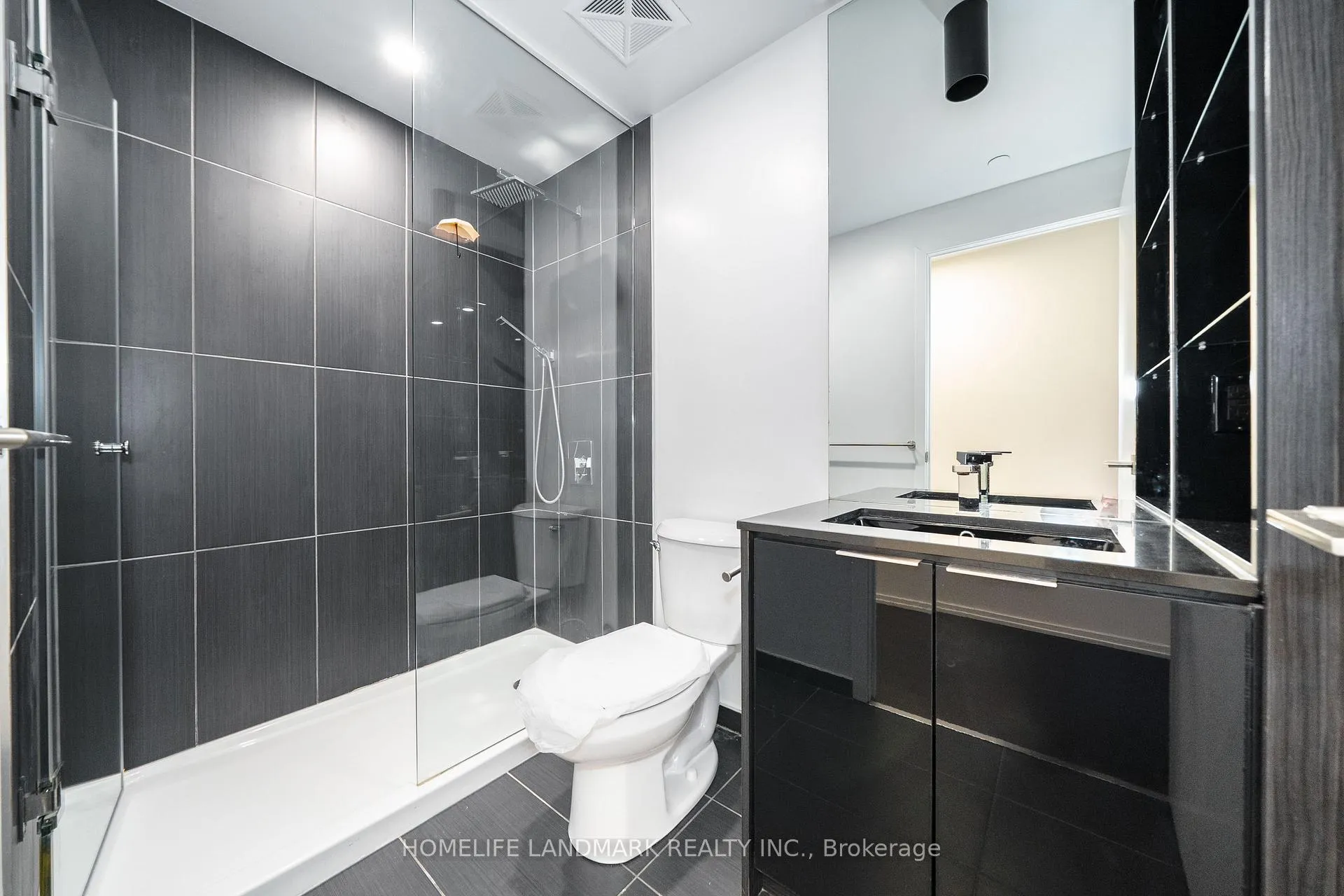 Photo 4 of Unit 1611, 70 Temperance Street, Toronto, Bay Street Corridor — HOMEH