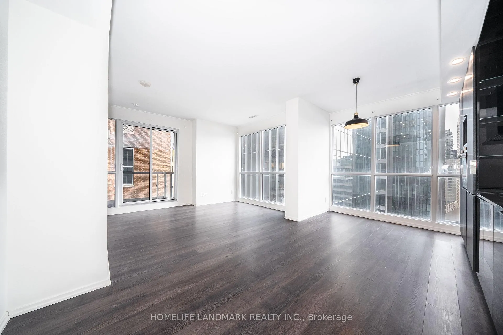Photo 6 of Unit 1611, 70 Temperance Street, Toronto, Bay Street Corridor — HOMEH