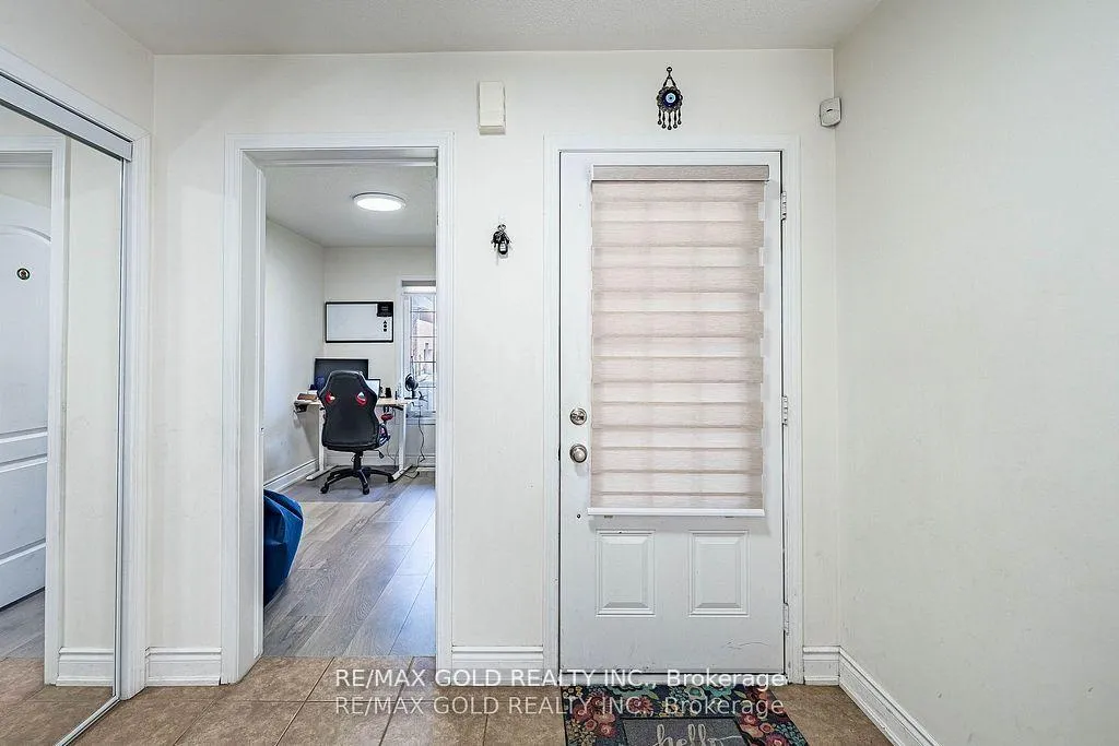 Photo 4 of 26 Robert Parkinson Drive, Brampton, Northwest Brampton — HOMEH