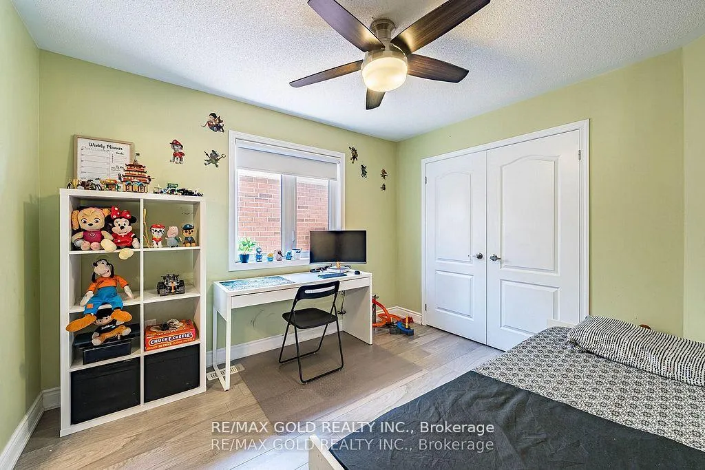Photo 15 of 26 Robert Parkinson Drive, Brampton, Northwest Brampton — HOMEH