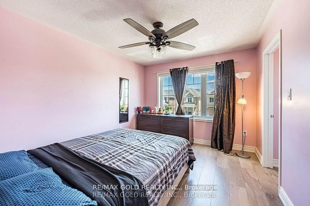 Photo 17 of 26 Robert Parkinson Drive, Brampton, Northwest Brampton — HOMEH