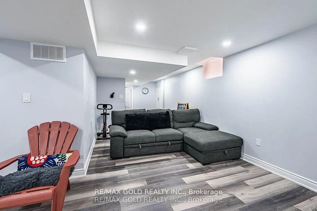 Photo 34 of 26 Robert Parkinson Drive, Brampton, Northwest Brampton — HOMEH