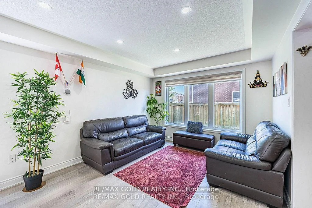 Photo 44 of 26 Robert Parkinson Drive, Brampton, Northwest Brampton — HOMEH